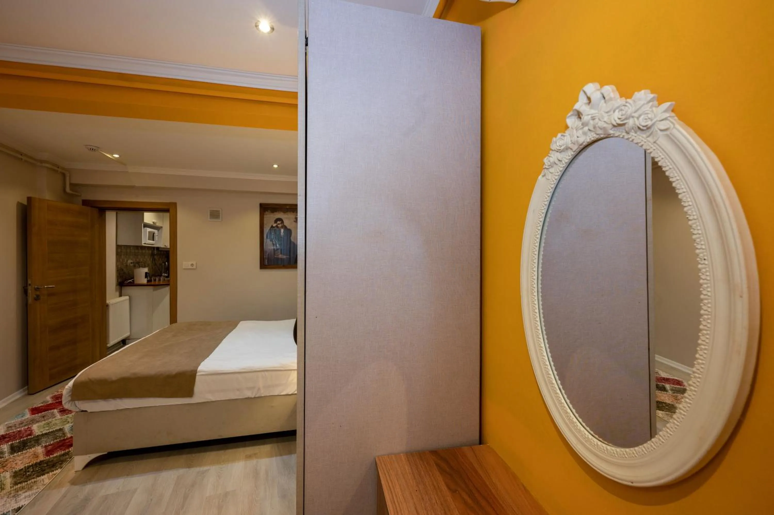 Bed in Marida Suit - Istanbul Taksim