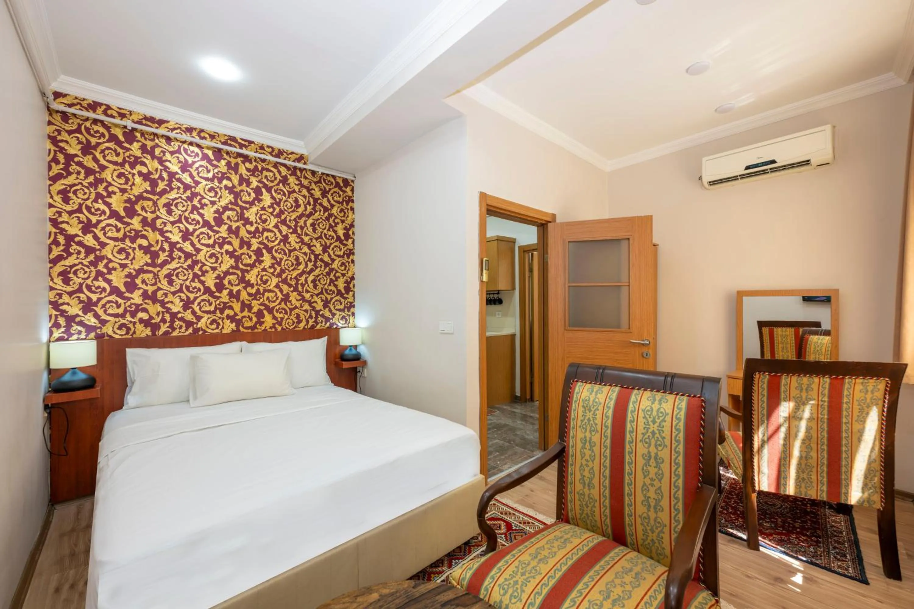 Bed in Marida Suit - Istanbul Taksim