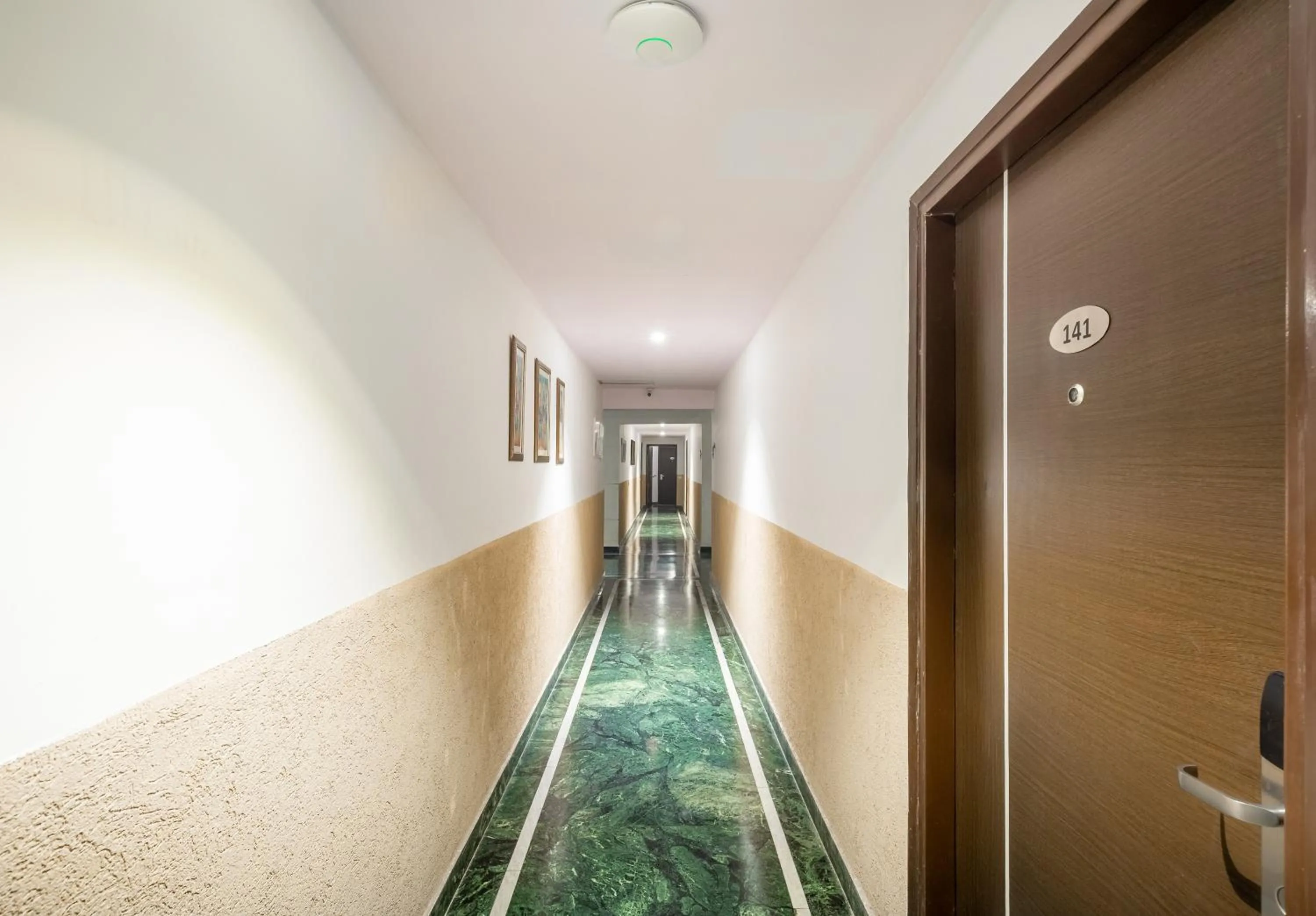 Property building in Rosewood Apartment Hotel - Pantnagar