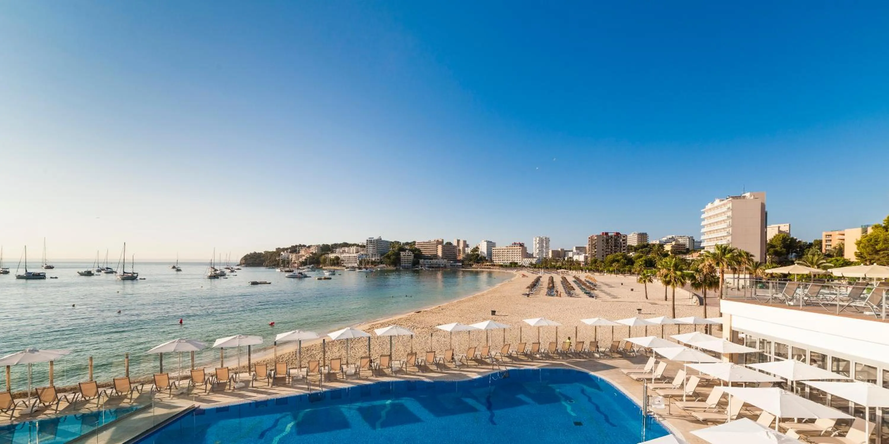 Swimming pool in Globales Santa Lucia - Adults Only 18