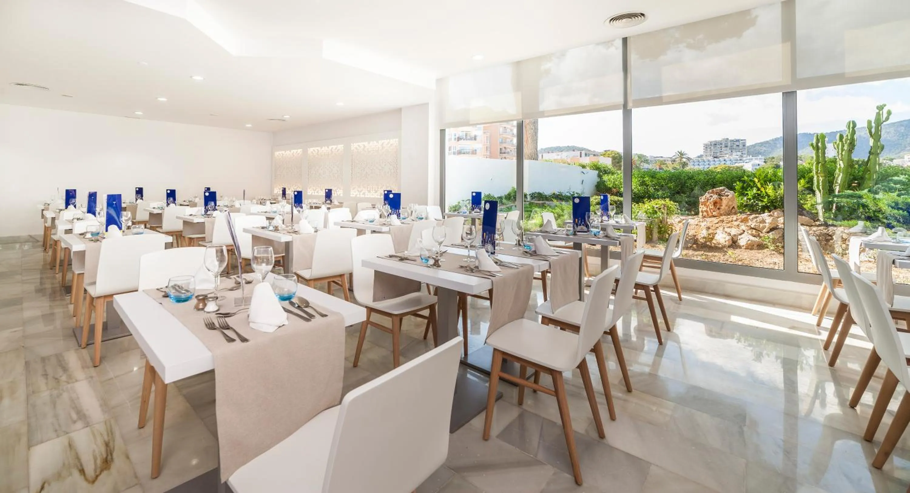 Restaurant/places to eat in Globales Santa Lucia - Adults Only 18