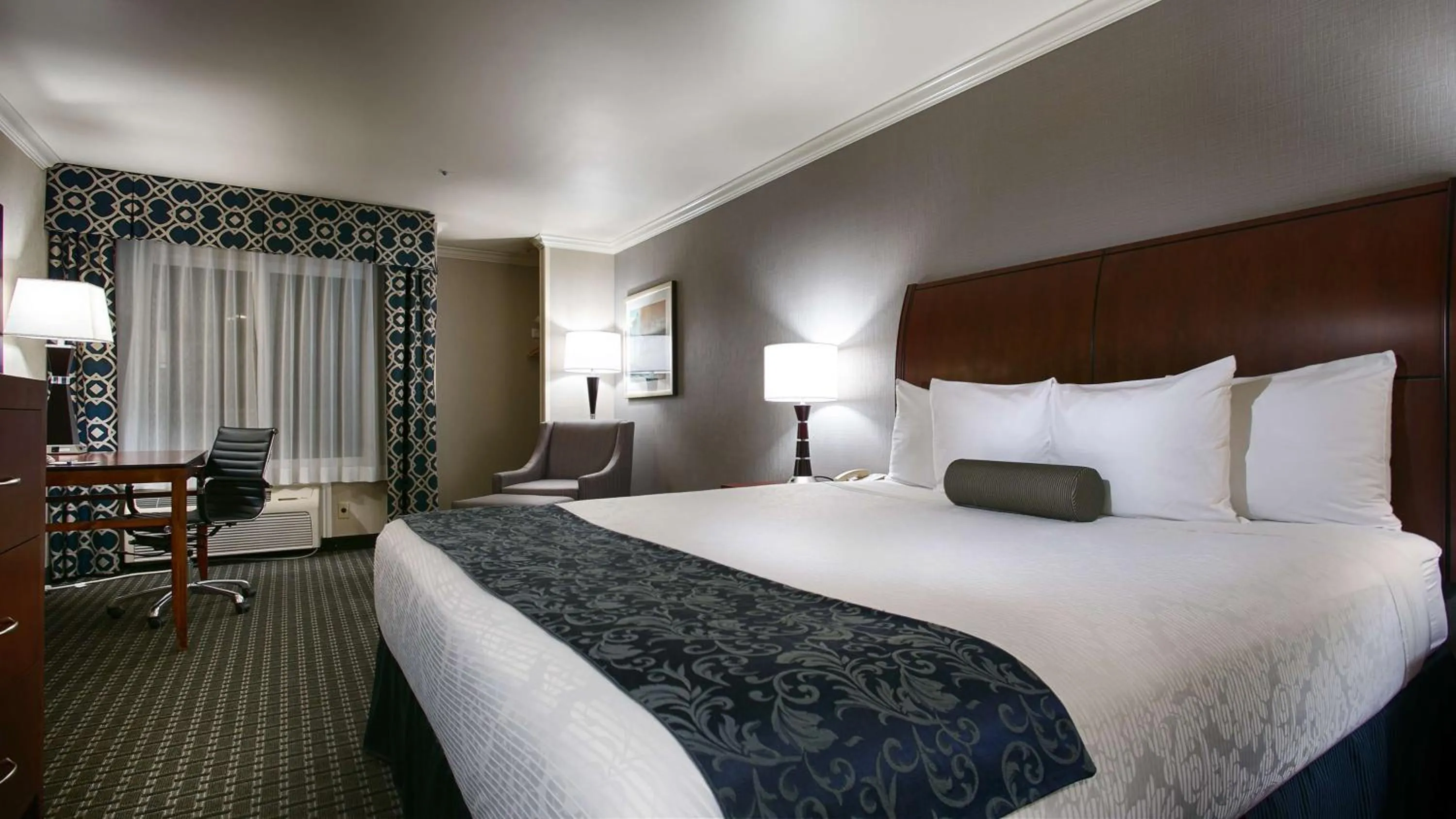 King Room - Non-Smoking in Best Western Plus Marina Shores Hotel