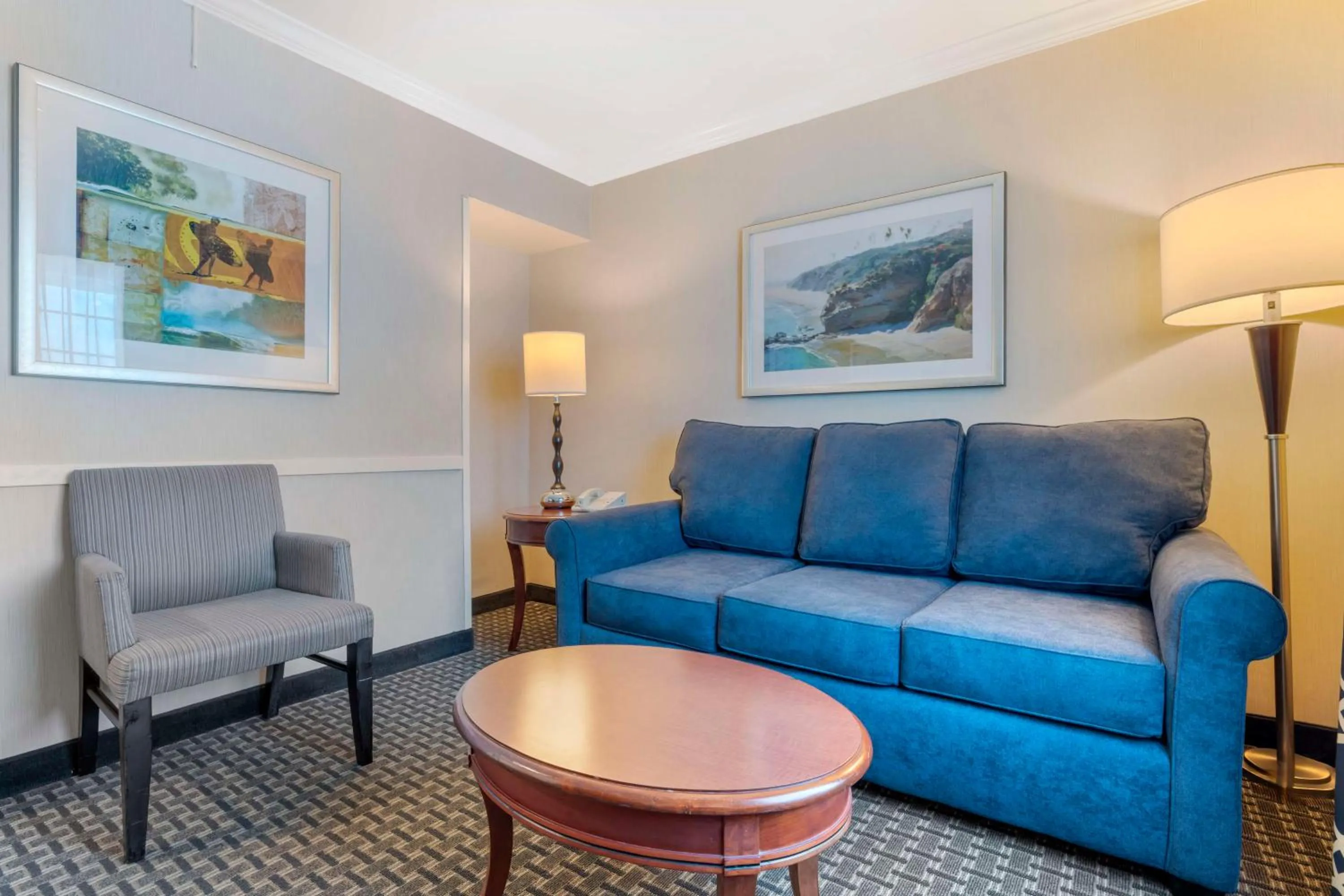 Bedroom in Best Western Plus Marina Shores Hotel