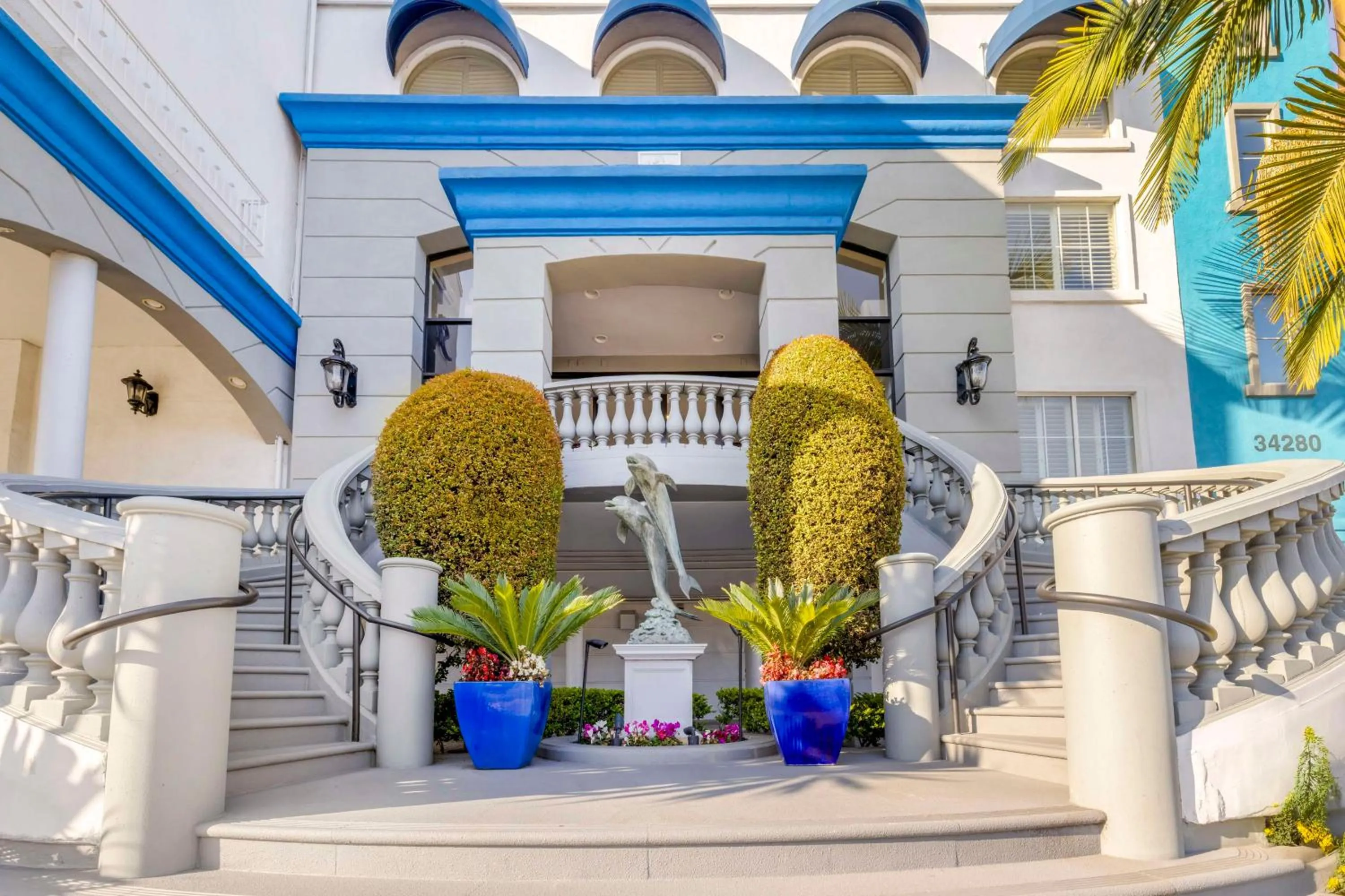 Property building in Best Western Plus Marina Shores Hotel