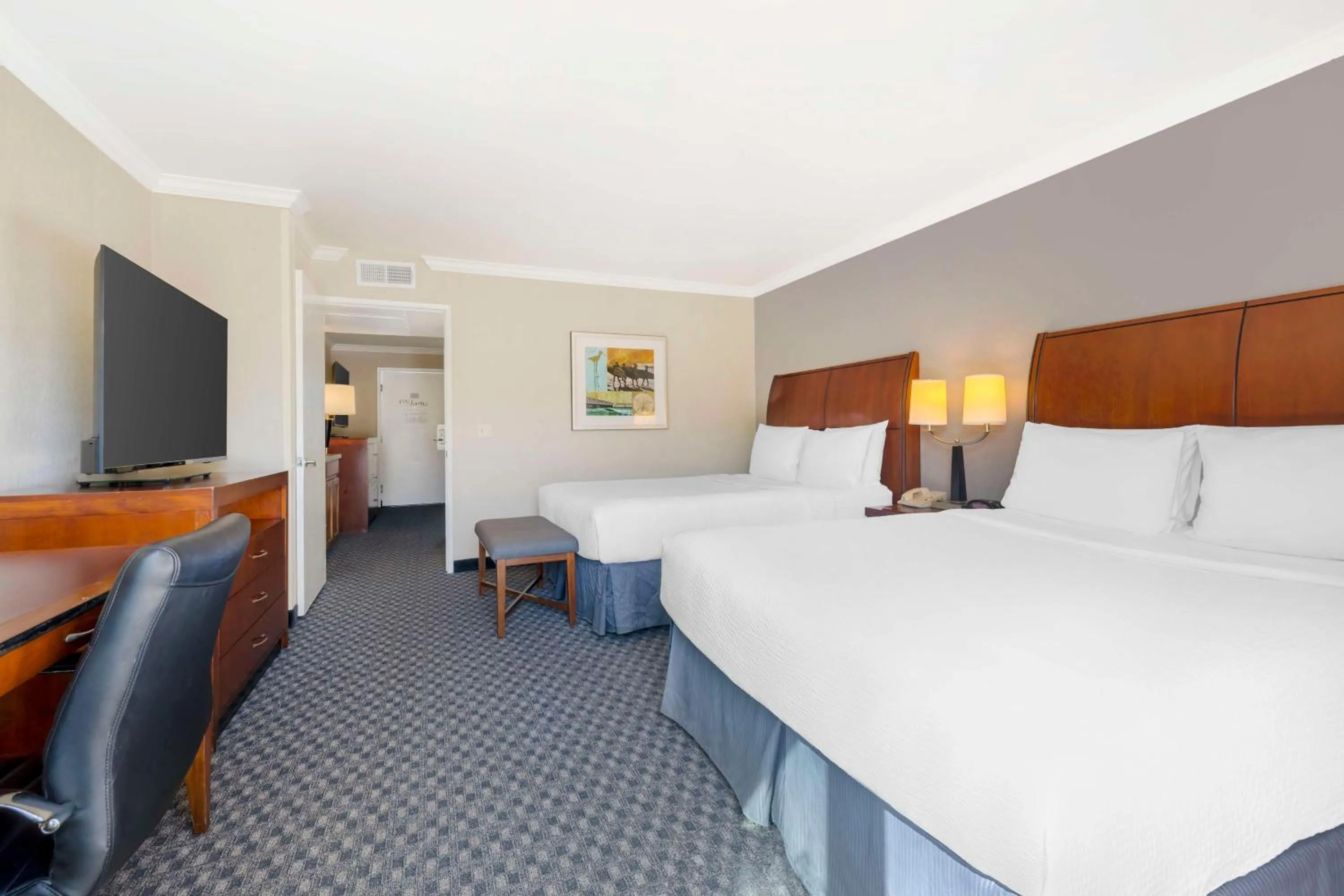 Photo of the whole room, Bed in Best Western Plus Marina Shores Hotel