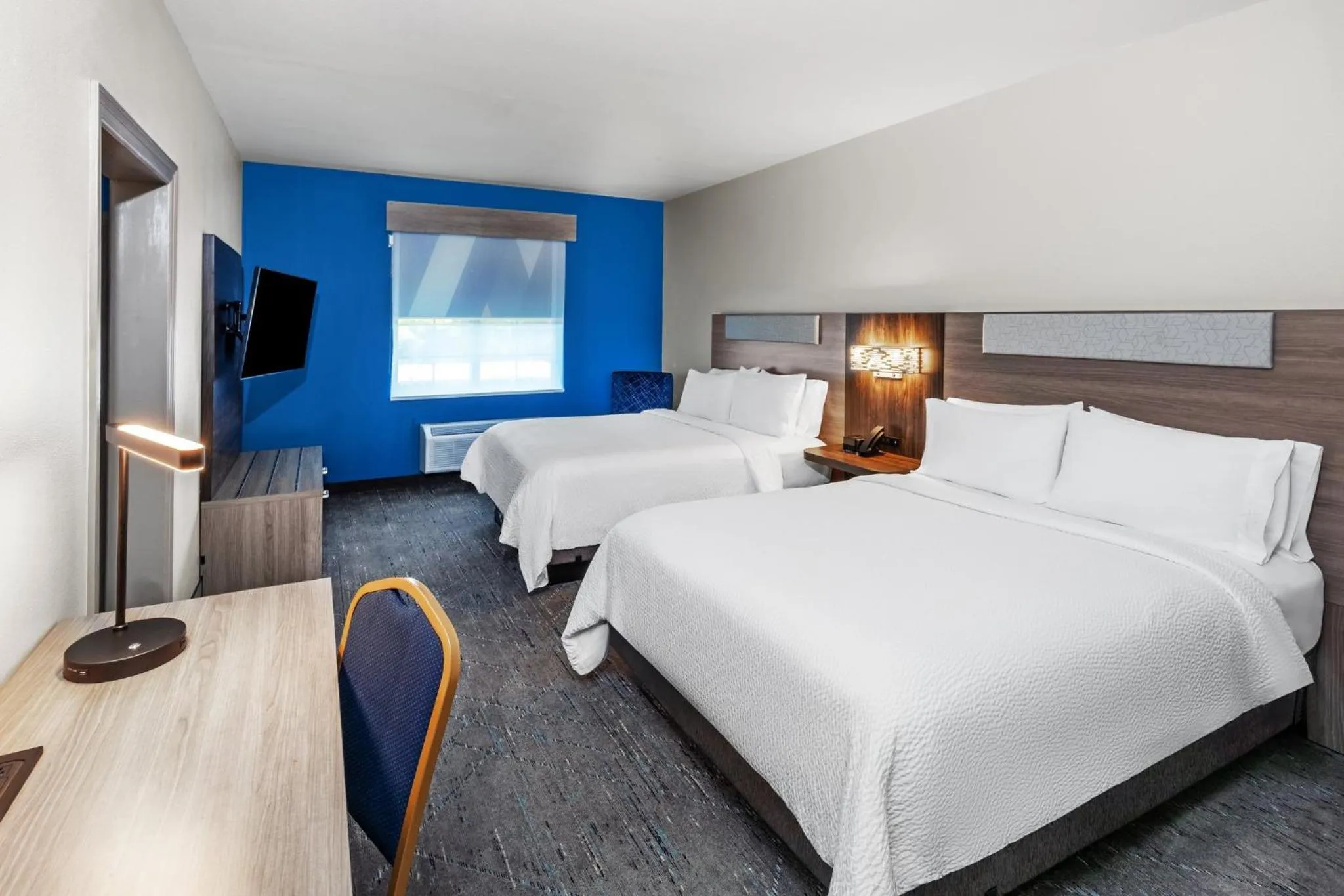 Photo of the whole room, Bed in Holiday Inn Express Hotel & Suites Henderson - Traffic Star by IHG