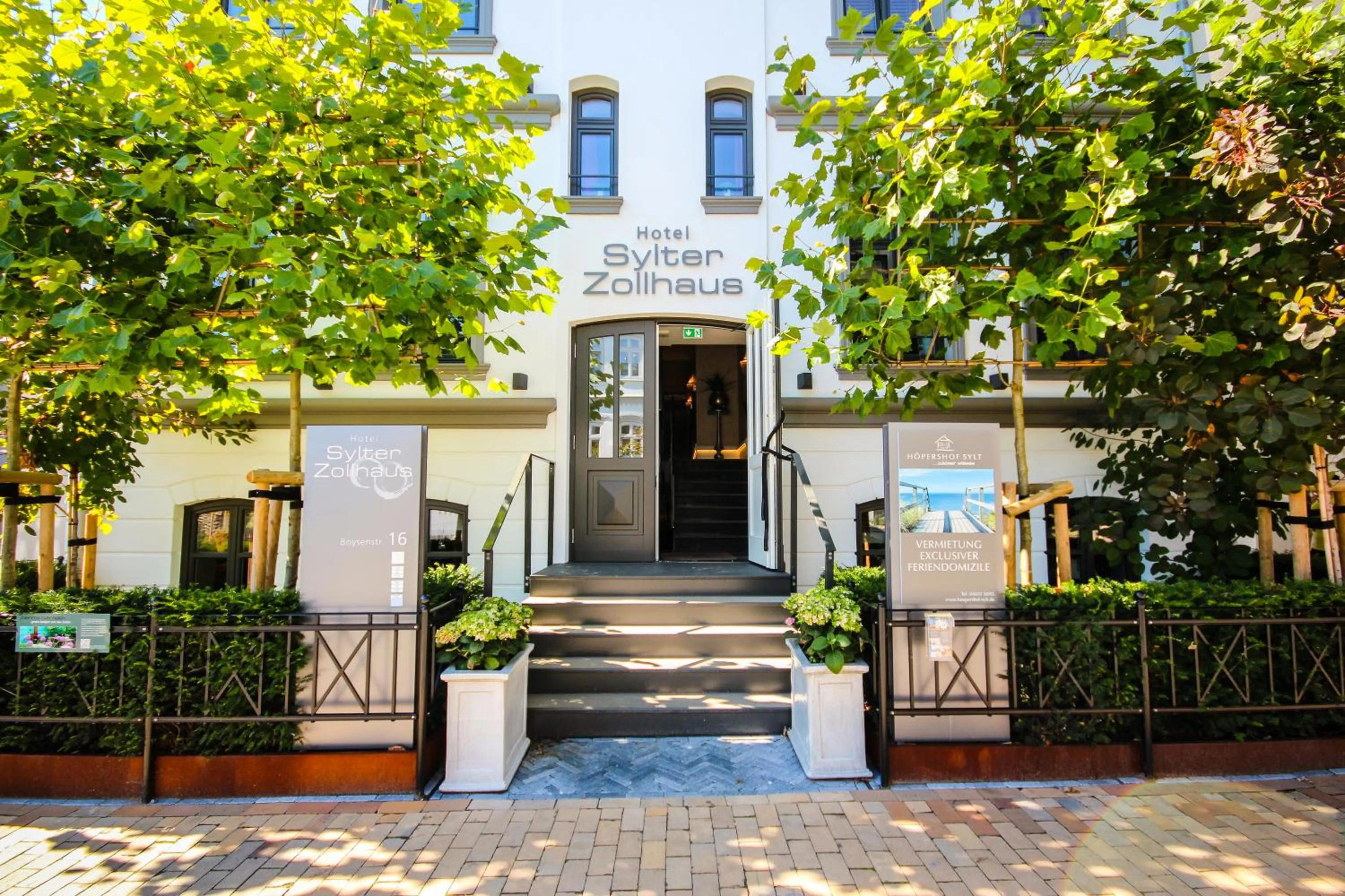 Facade/entrance in Hotel Sylter Zollhaus