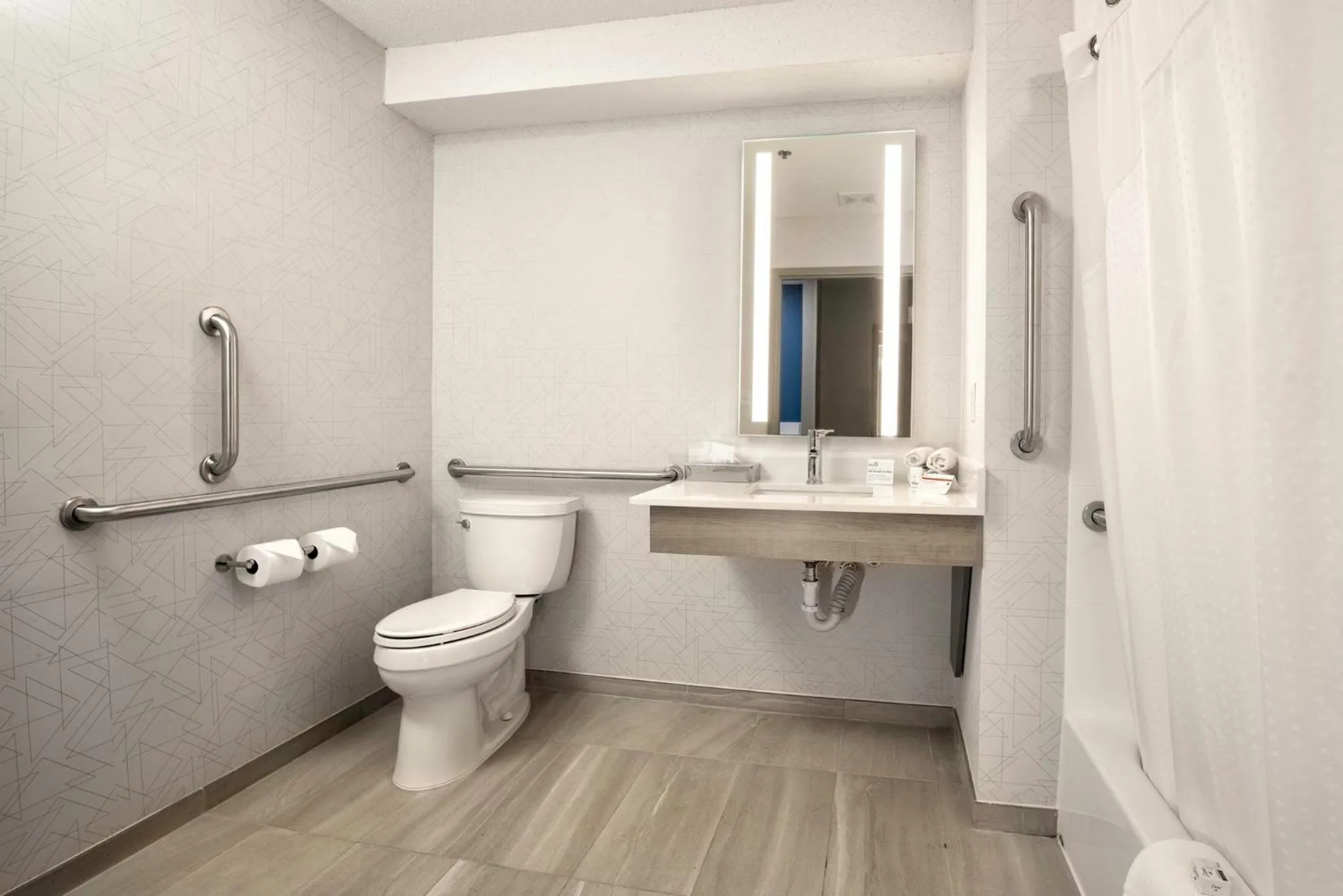 Bathroom in Holiday Inn Express Hotel & Suites Festus-South St. Louis by IHG