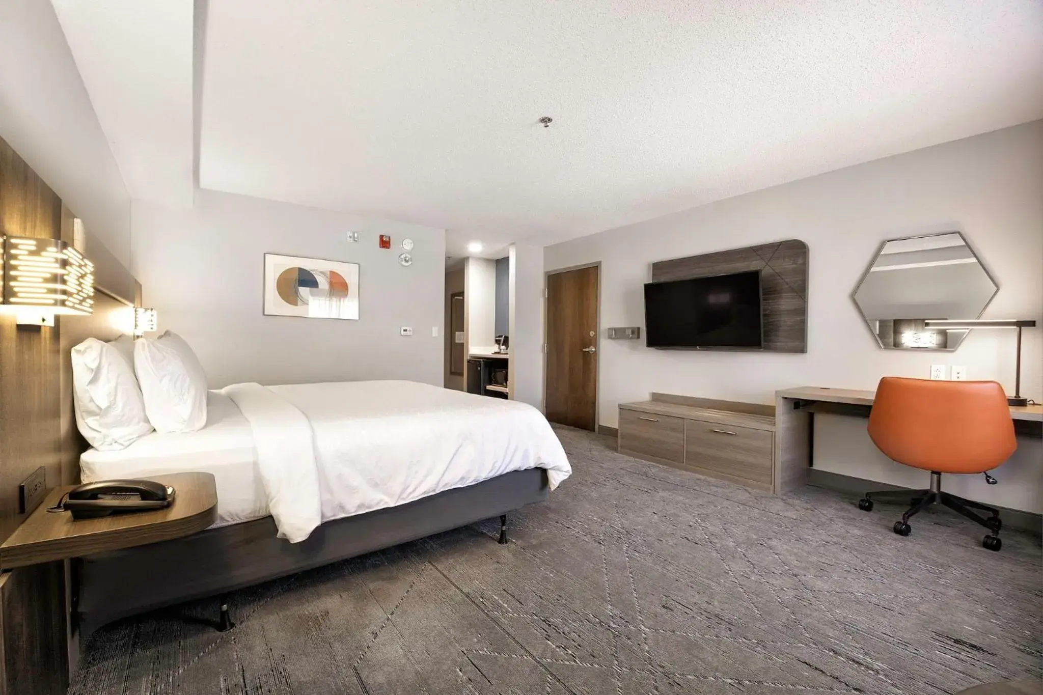 Standard King Room in Holiday Inn Express Hotel & Suites Festus-South St. Louis by IHG Standard King Room in Holiday Inn Express Hotel & Suites Festus-South St. Louis by IHG