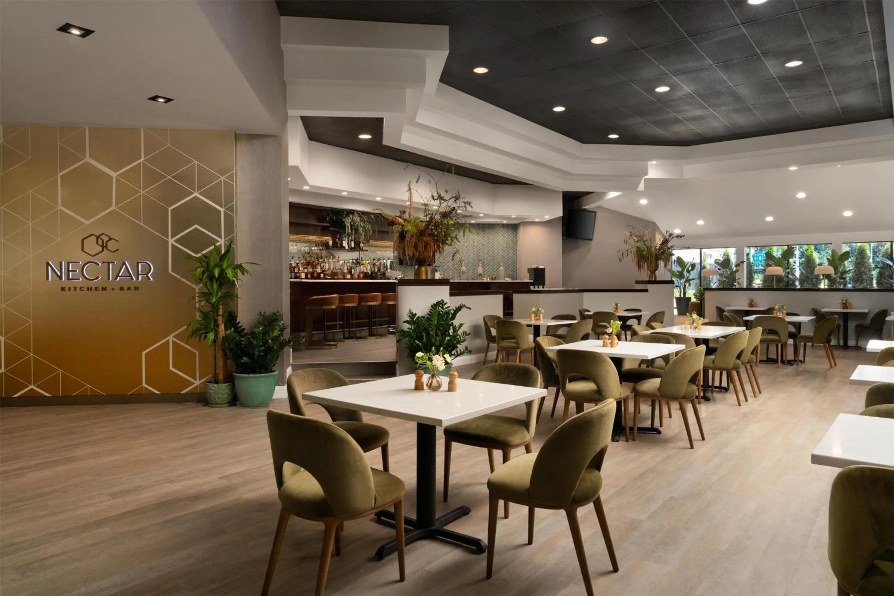 Restaurant/places to eat in DoubleTree by Hilton Fairfield Hotel & Suites