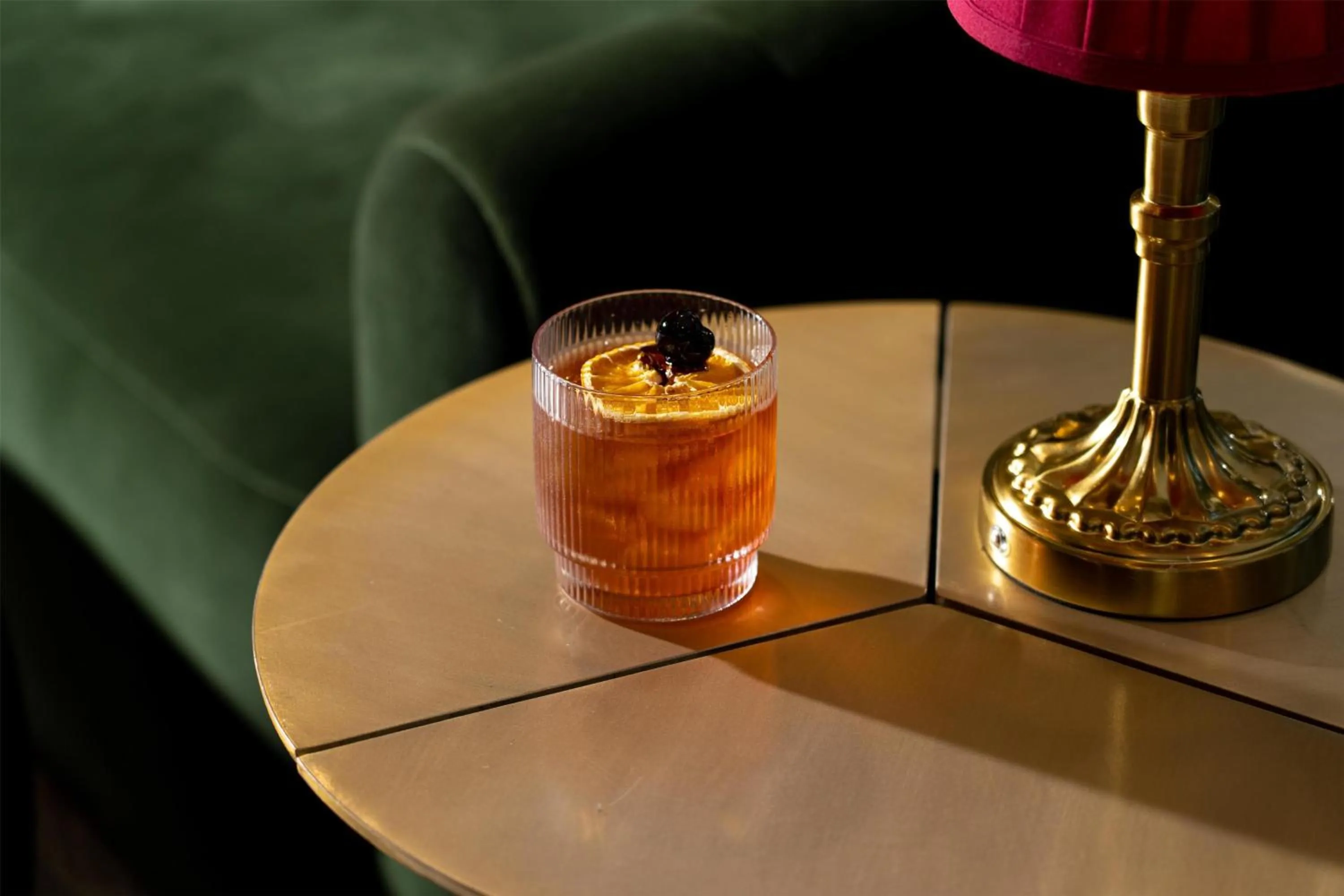 Lounge or bar in DoubleTree by Hilton Fairfield Hotel & Suites