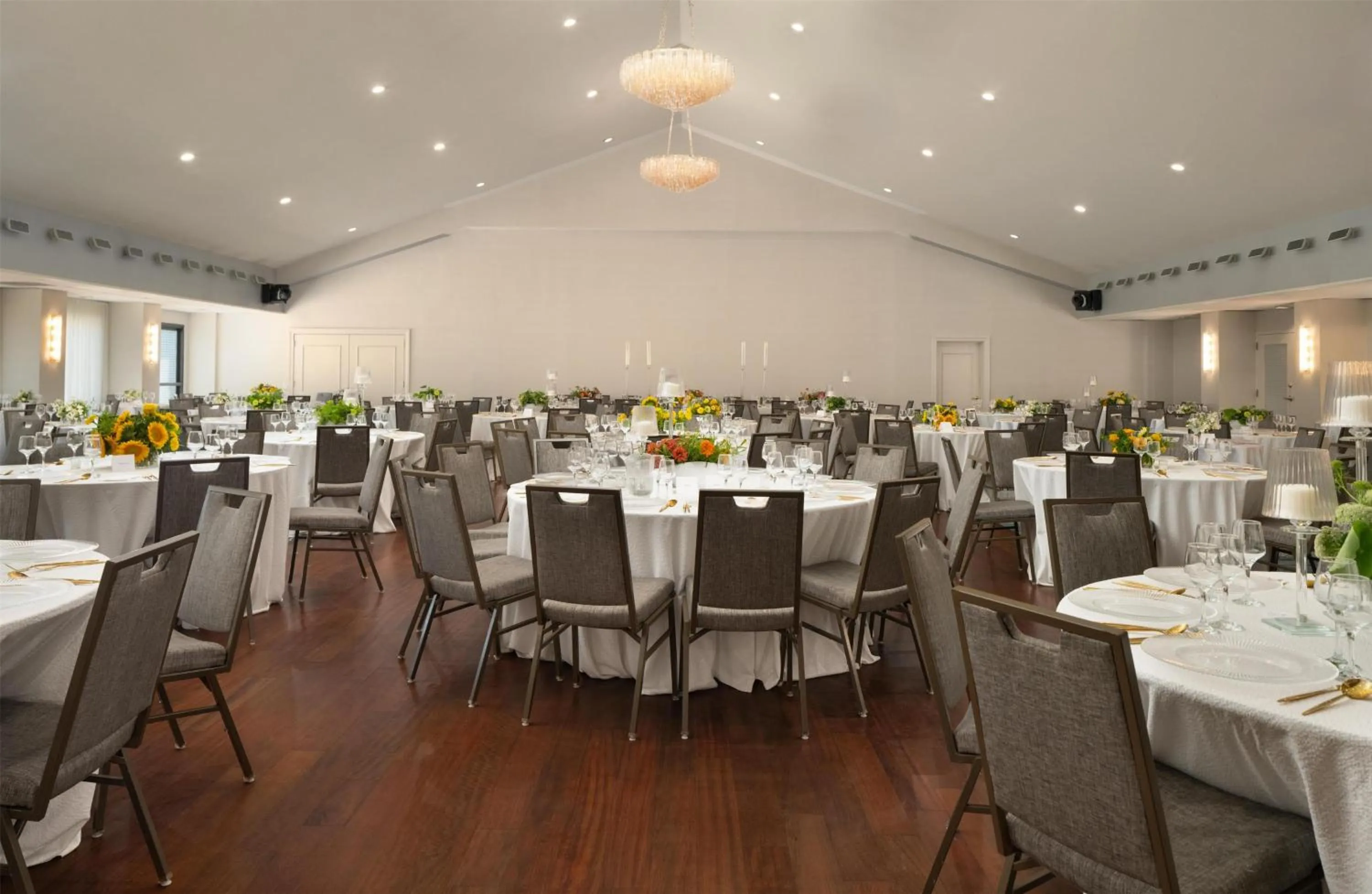 Meeting/conference room in DoubleTree by Hilton Fairfield Hotel & Suites