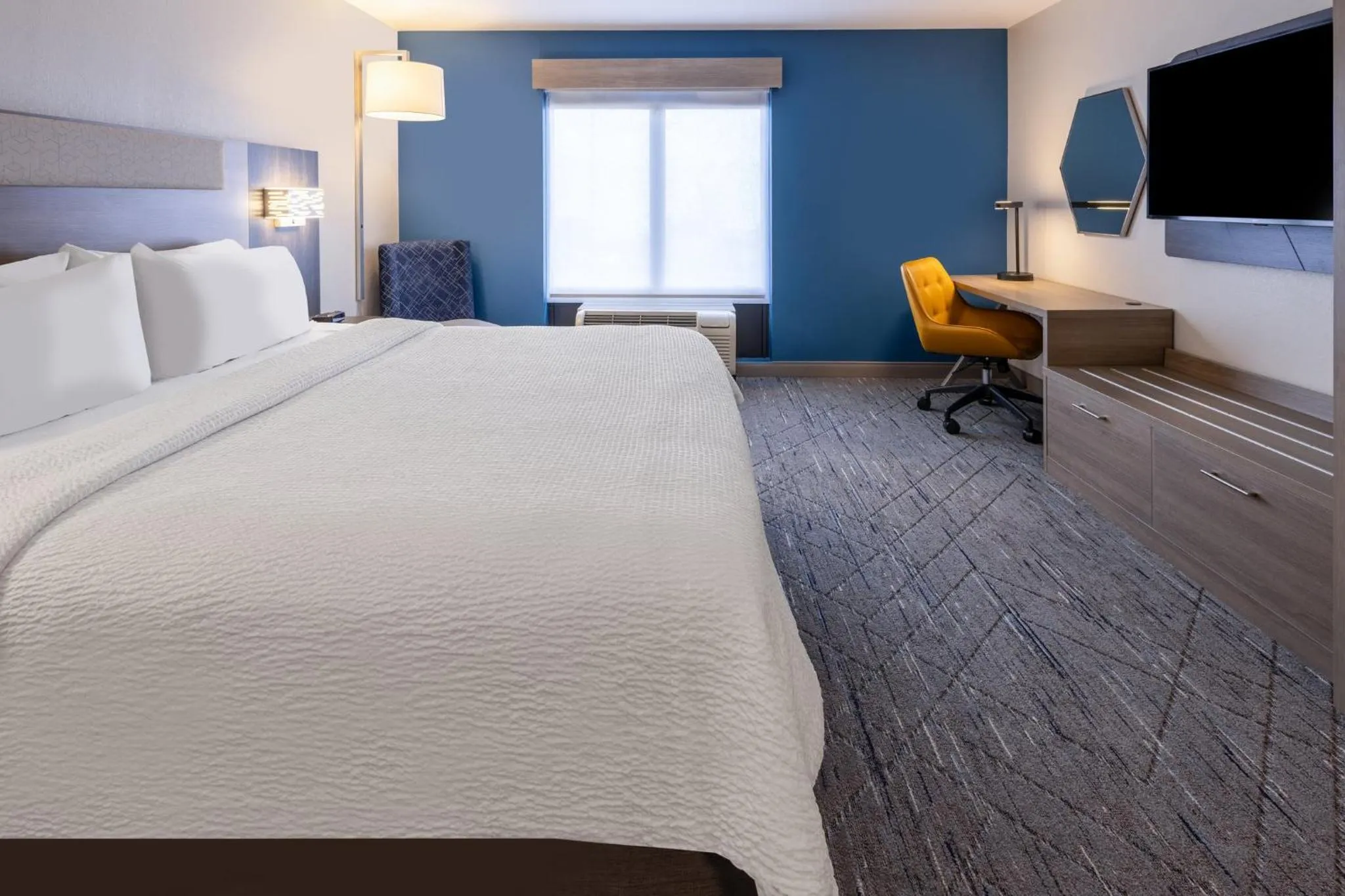 Photo of the whole room, Bed in Holiday Inn Express Hotel & Suites Jackson - Flowood by IHG
