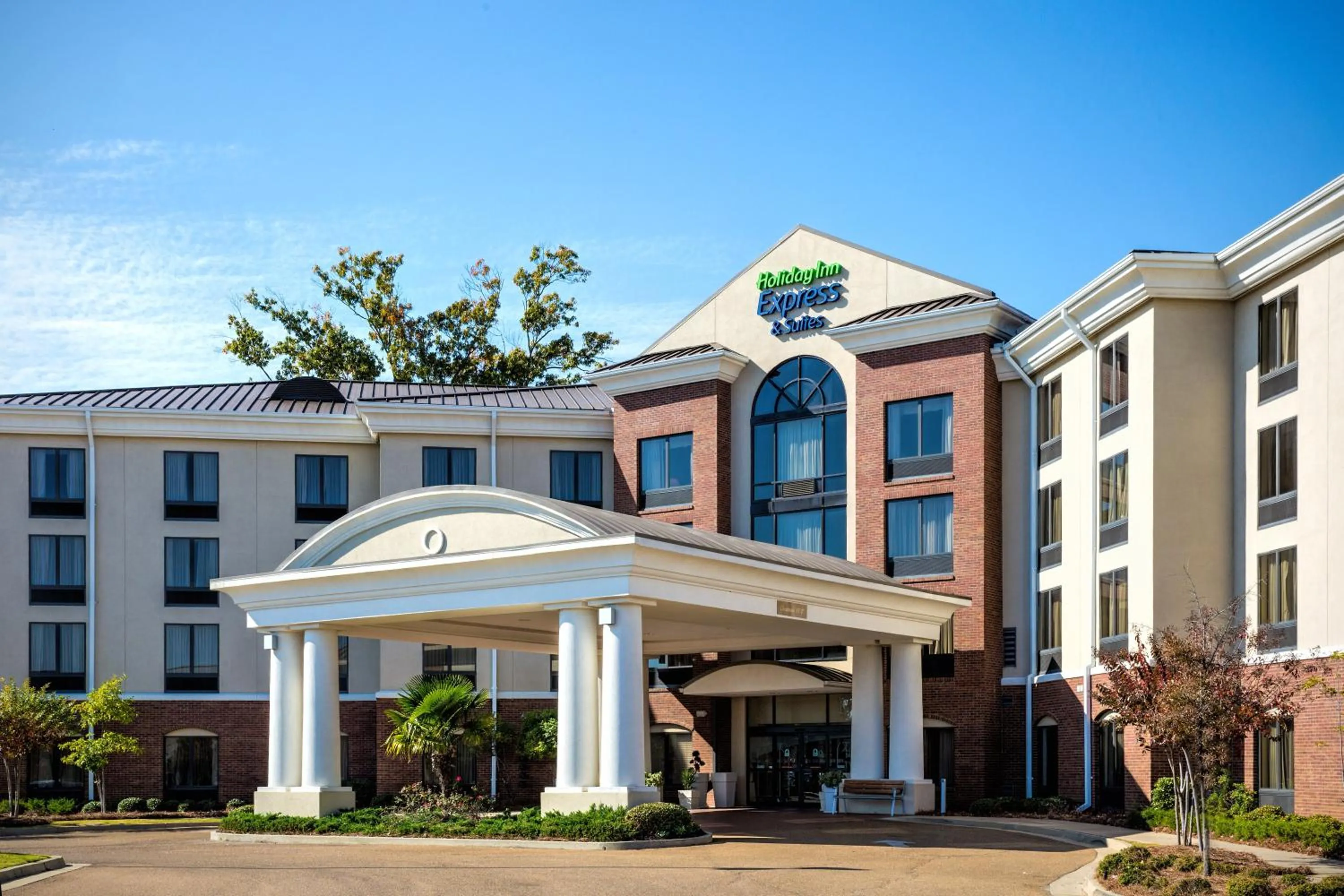 Property building in Holiday Inn Express Hotel & Suites Jackson - Flowood by IHG
