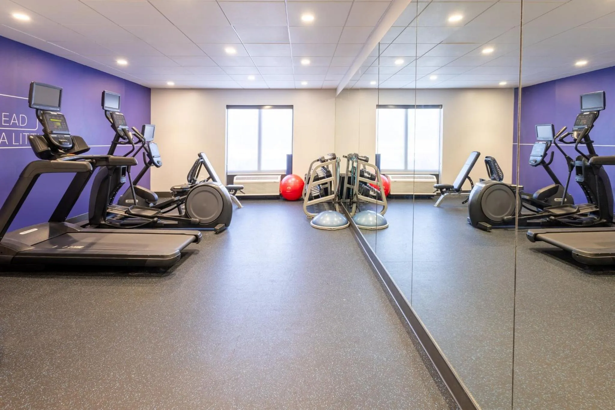 Fitness centre/facilities in Holiday Inn Express Hotel & Suites Jackson - Flowood by IHG