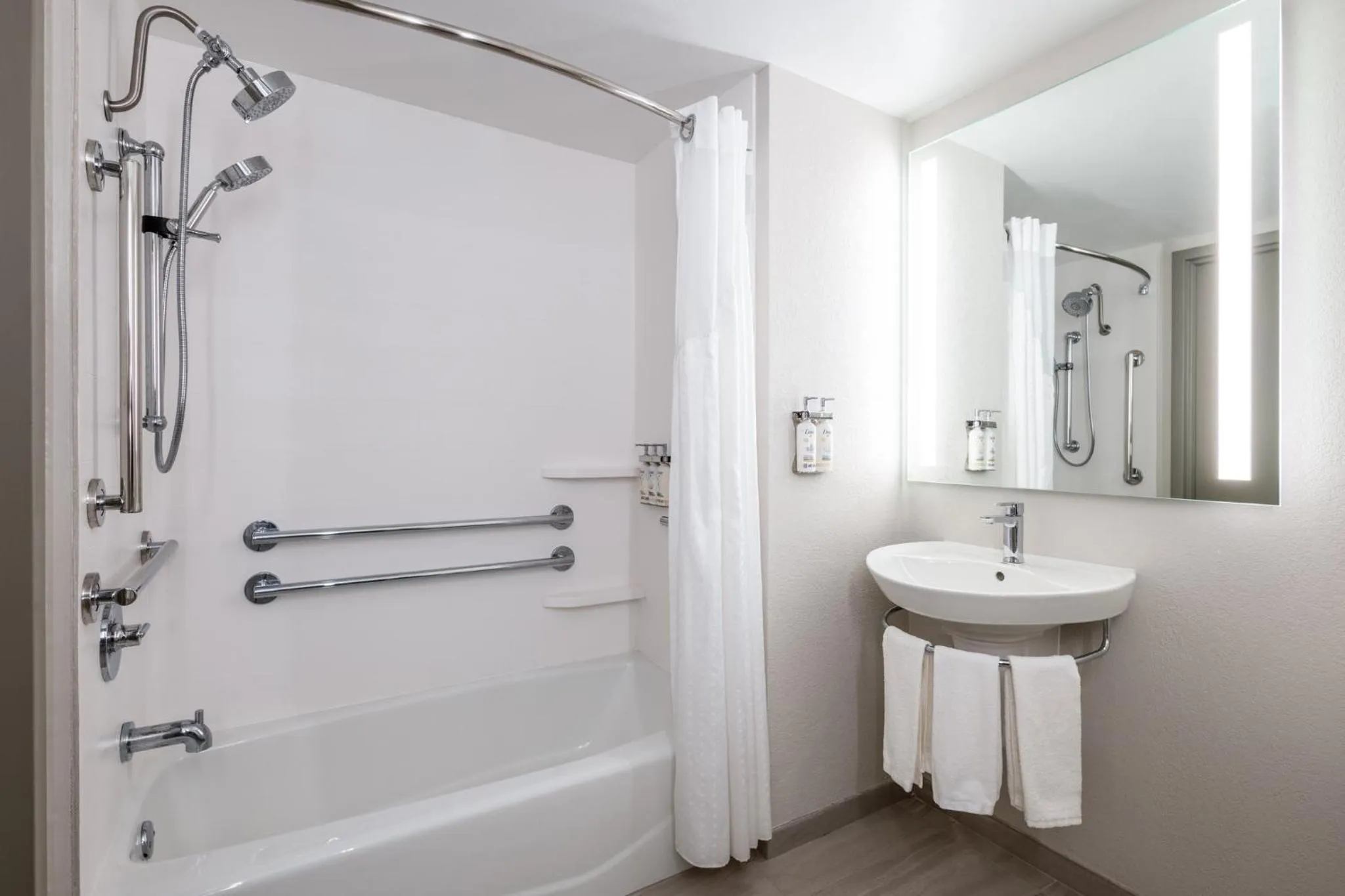 Photo of the whole room in Holiday Inn Express Hotel & Suites Jackson - Flowood by IHG