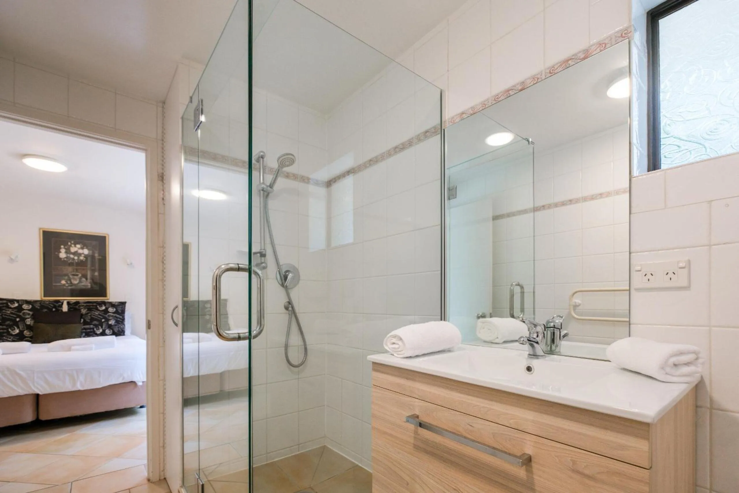 Bed in Onetangi Beach Apartments