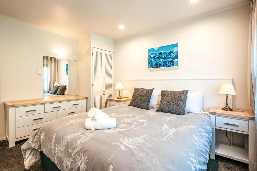 Bed in Onetangi Beach Apartments