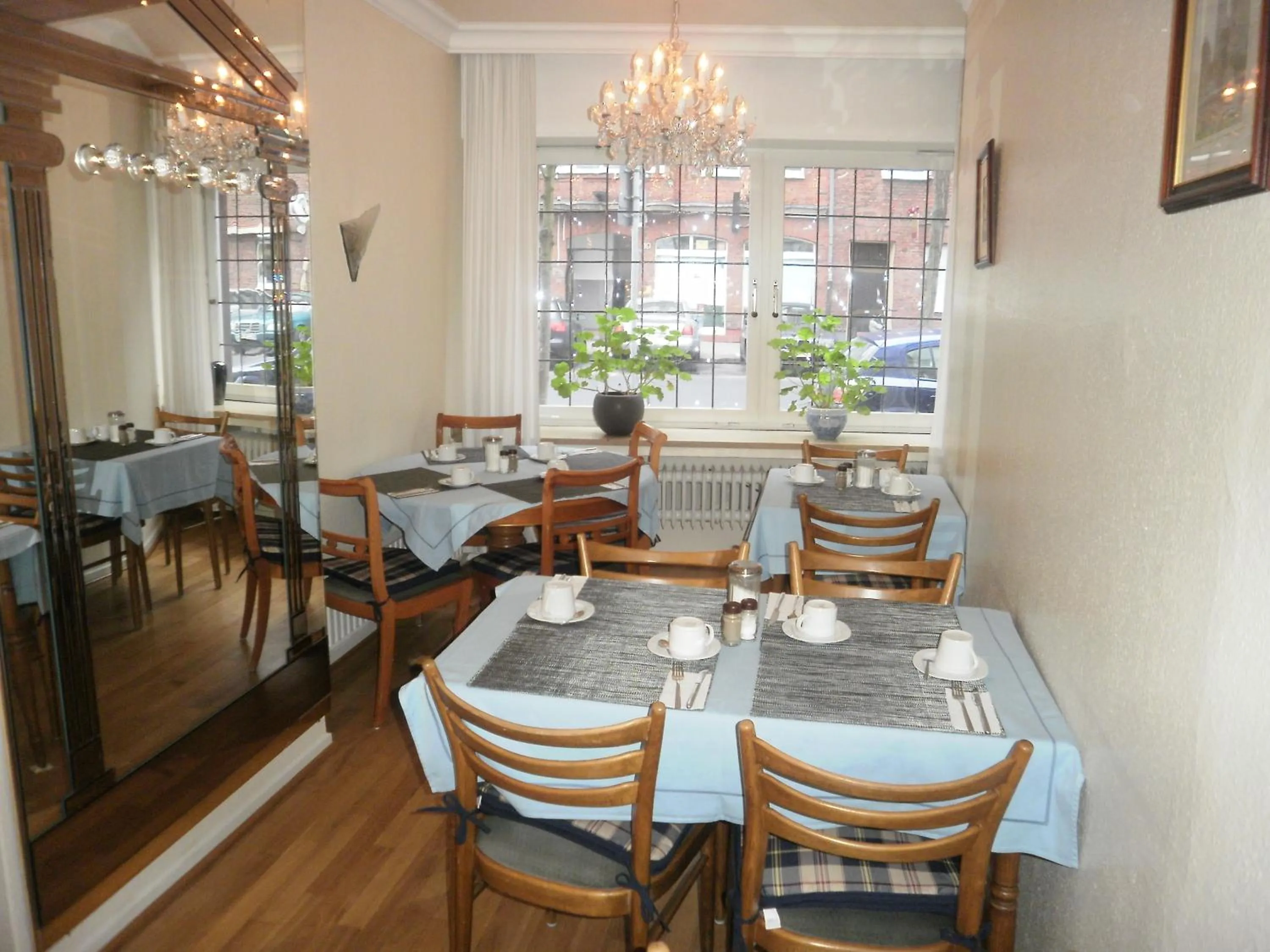 Restaurant/places to eat in Altstadt Hotel Rheinblick