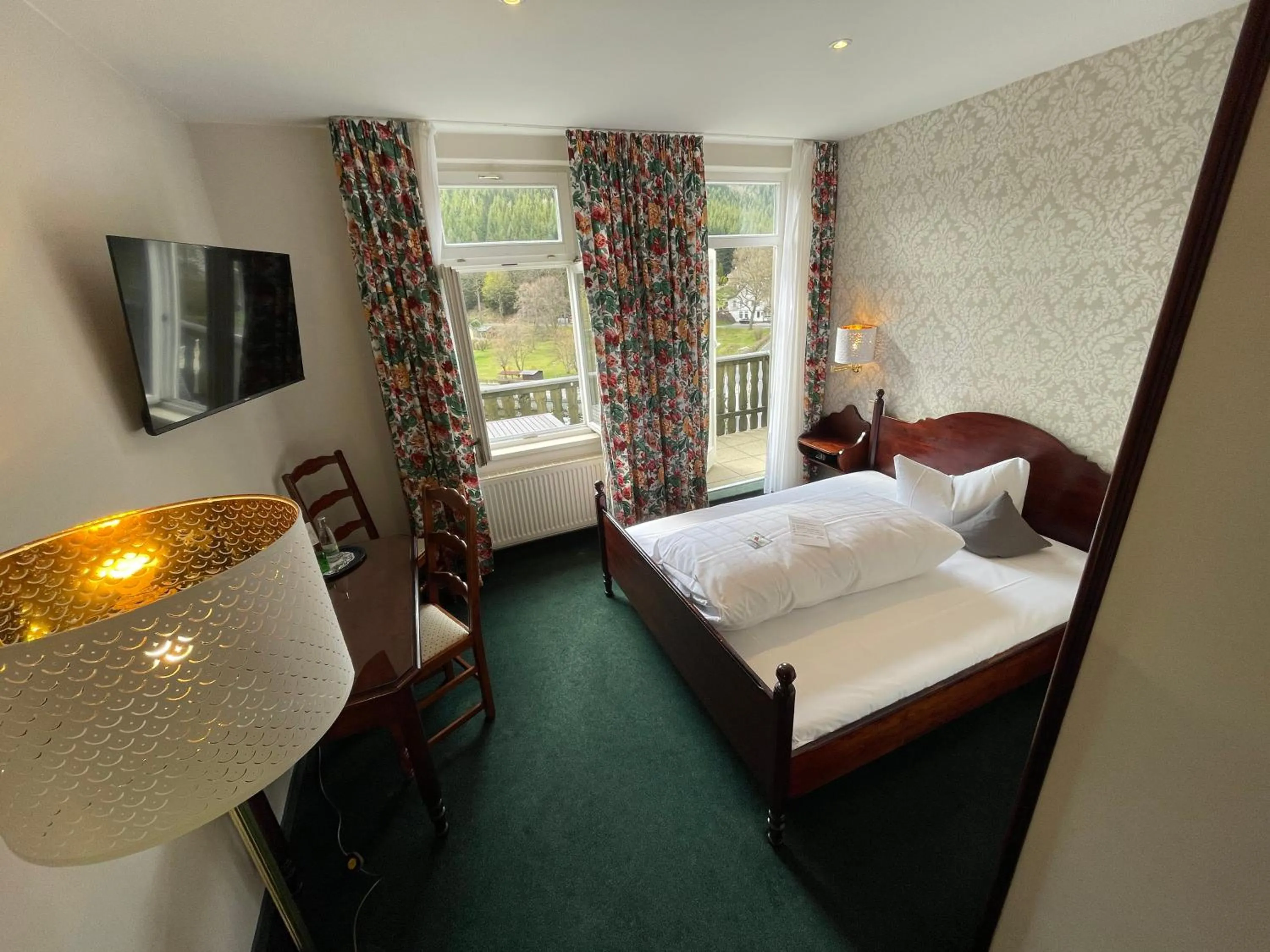 Bed in Flair-Hotel Waldfrieden