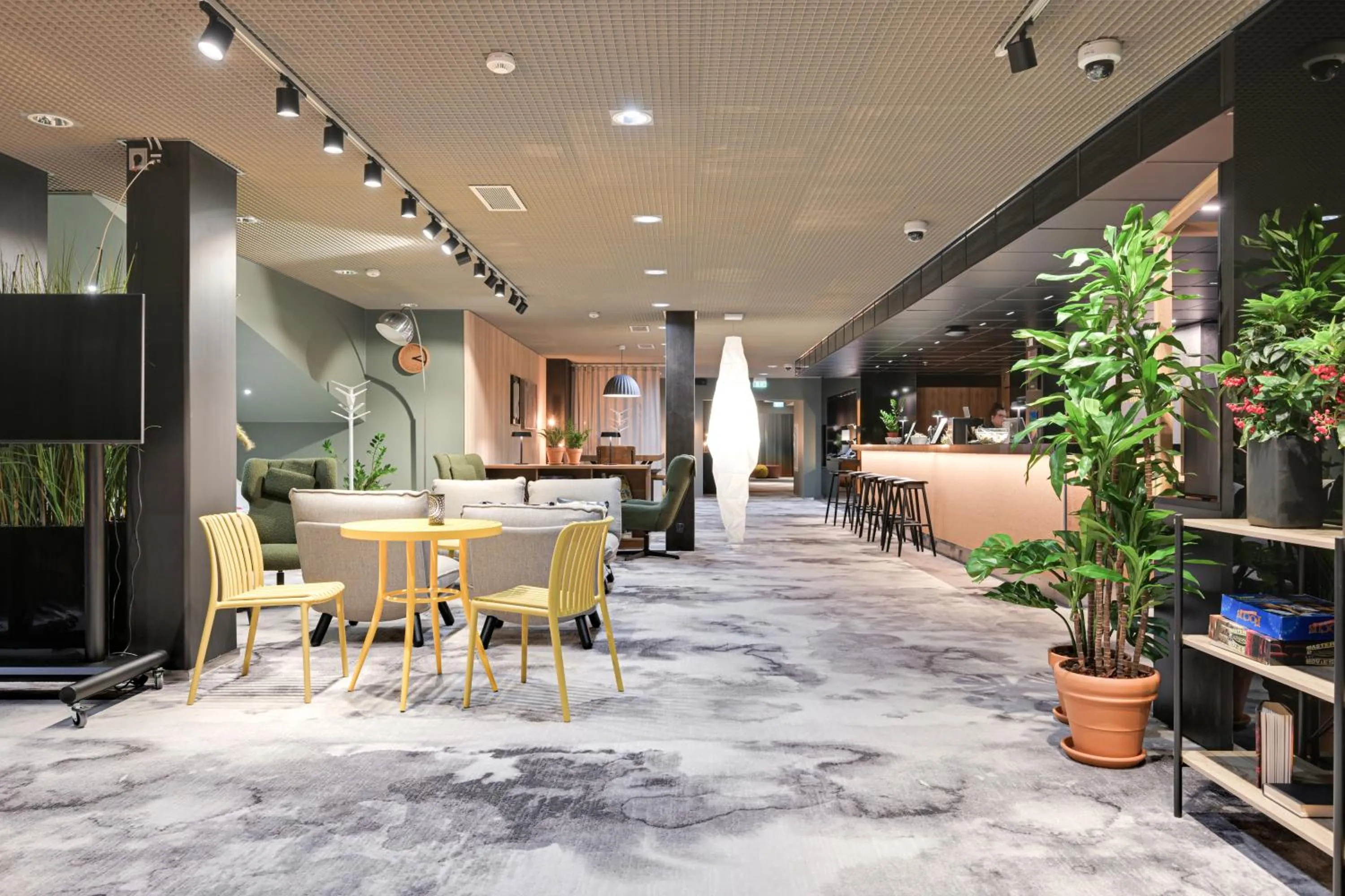 Lobby or reception in Comfort Hotel Xpress Helsinki Airport Terminal
