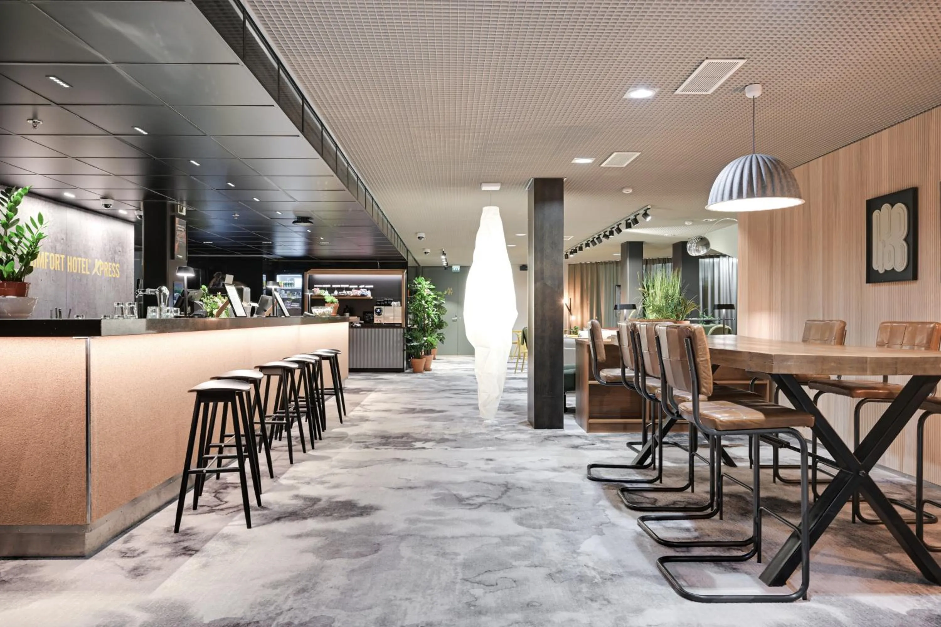 Lobby or reception in Comfort Hotel Xpress Helsinki Airport Terminal