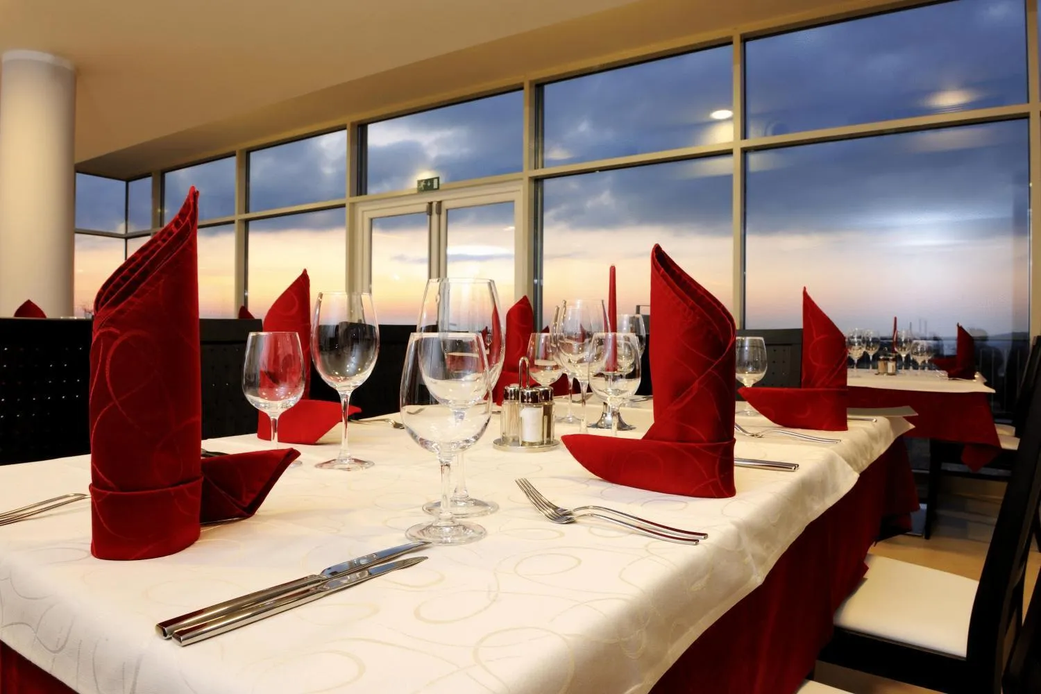 Restaurant/places to eat in Hotel Kozana