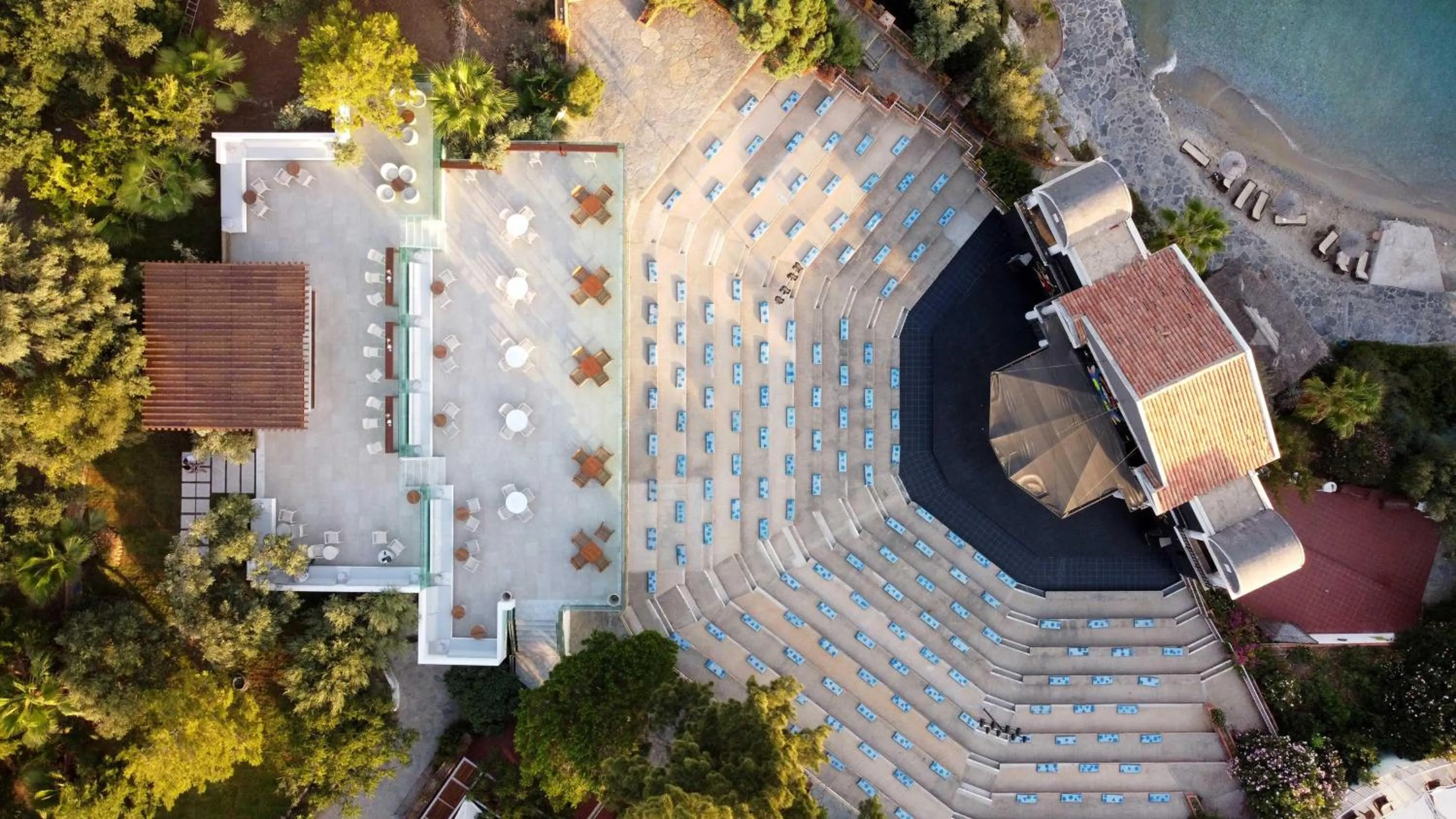 Property building in Pine Bay Holiday Resort