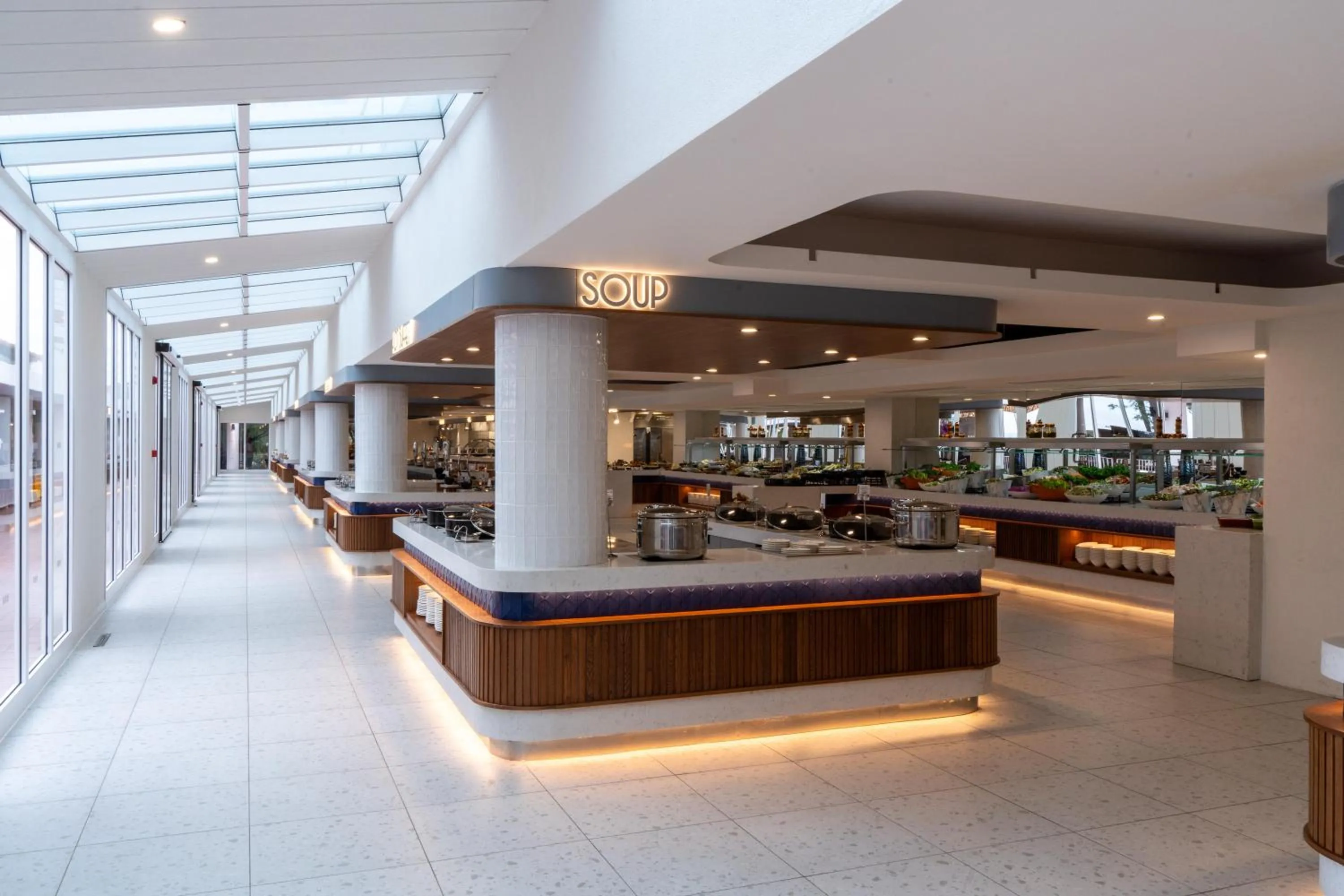 Restaurant/places to eat in Pine Bay Holiday Resort