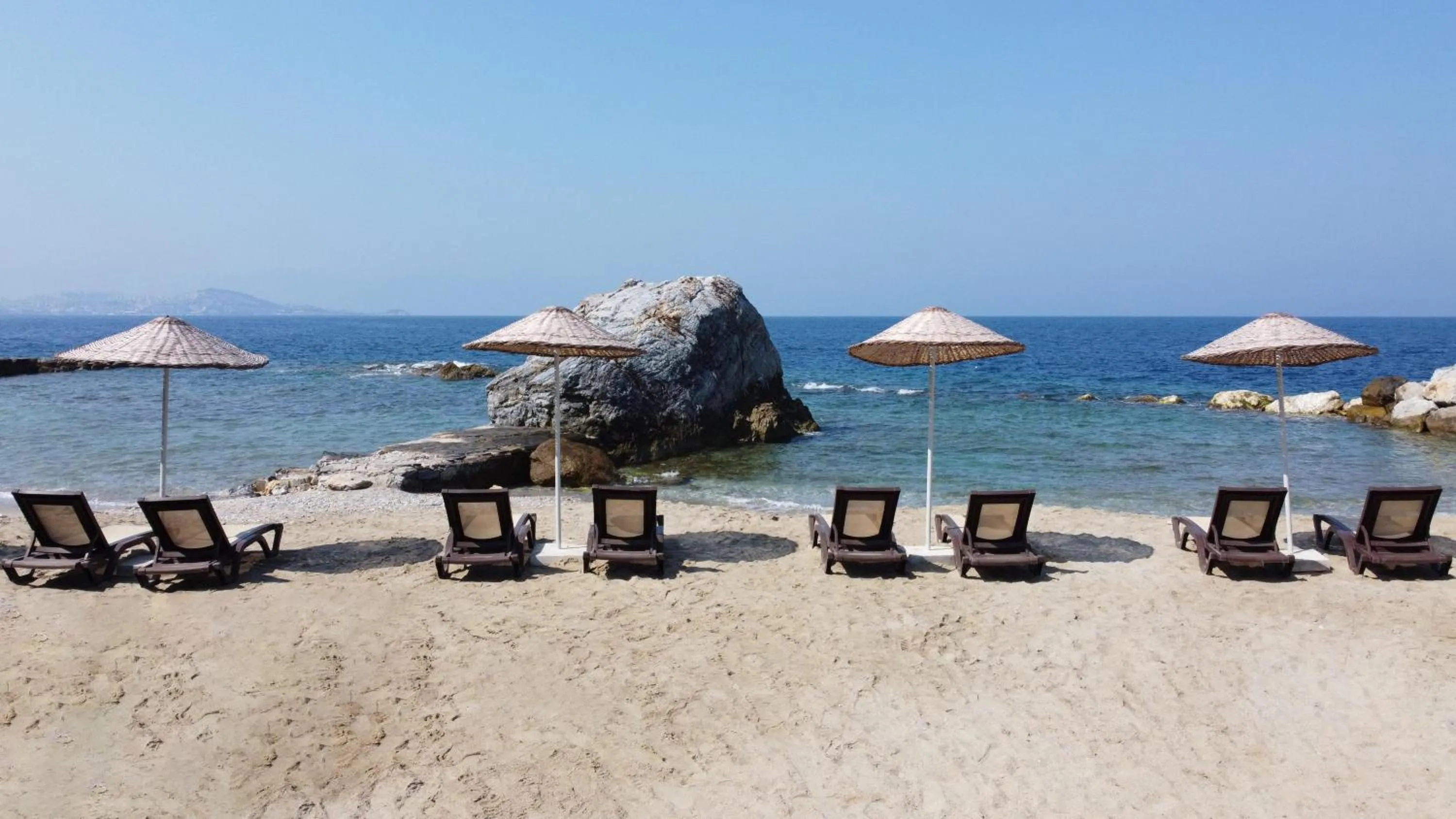 Beach in Pine Bay Holiday Resort