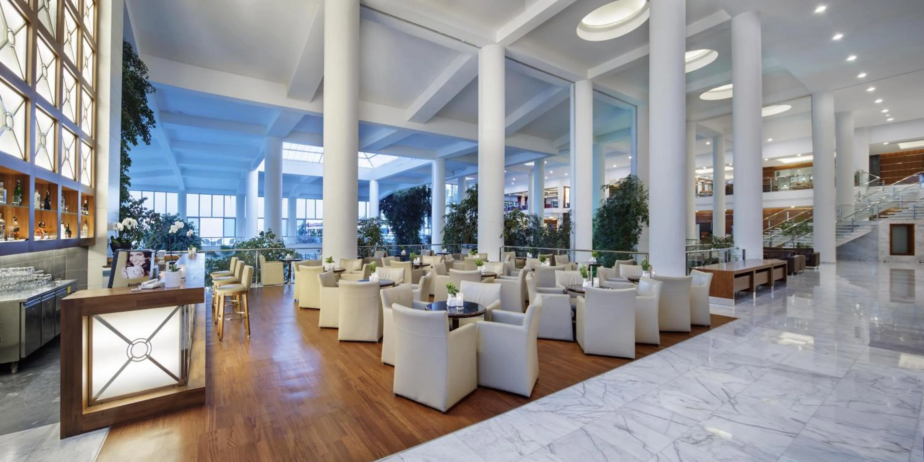 Lounge or bar in Pine Bay Holiday Resort