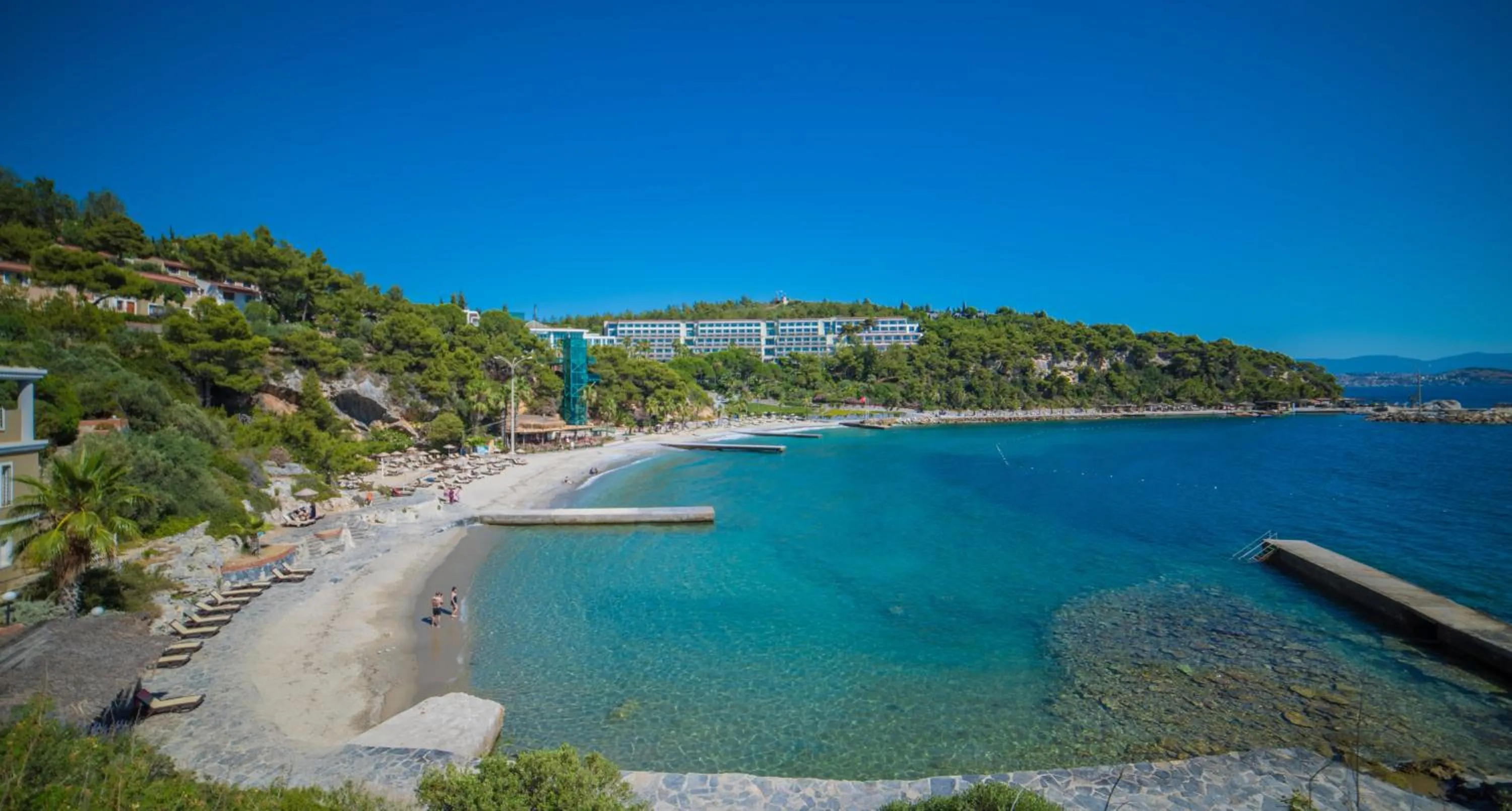 Beach in Pine Bay Holiday Resort