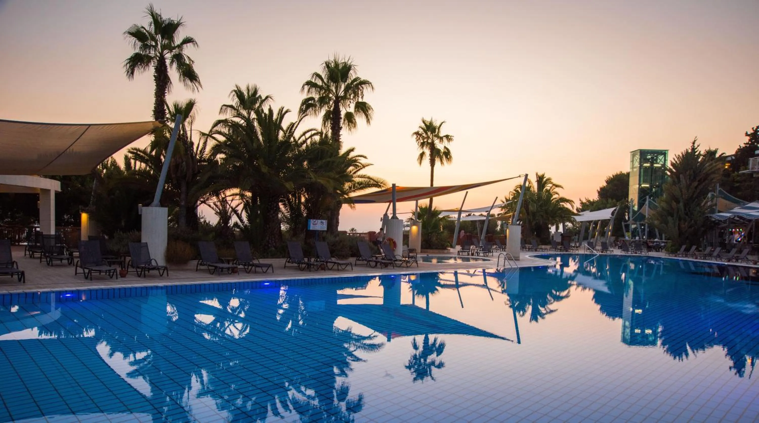 Pool view in Pine Bay Holiday Resort