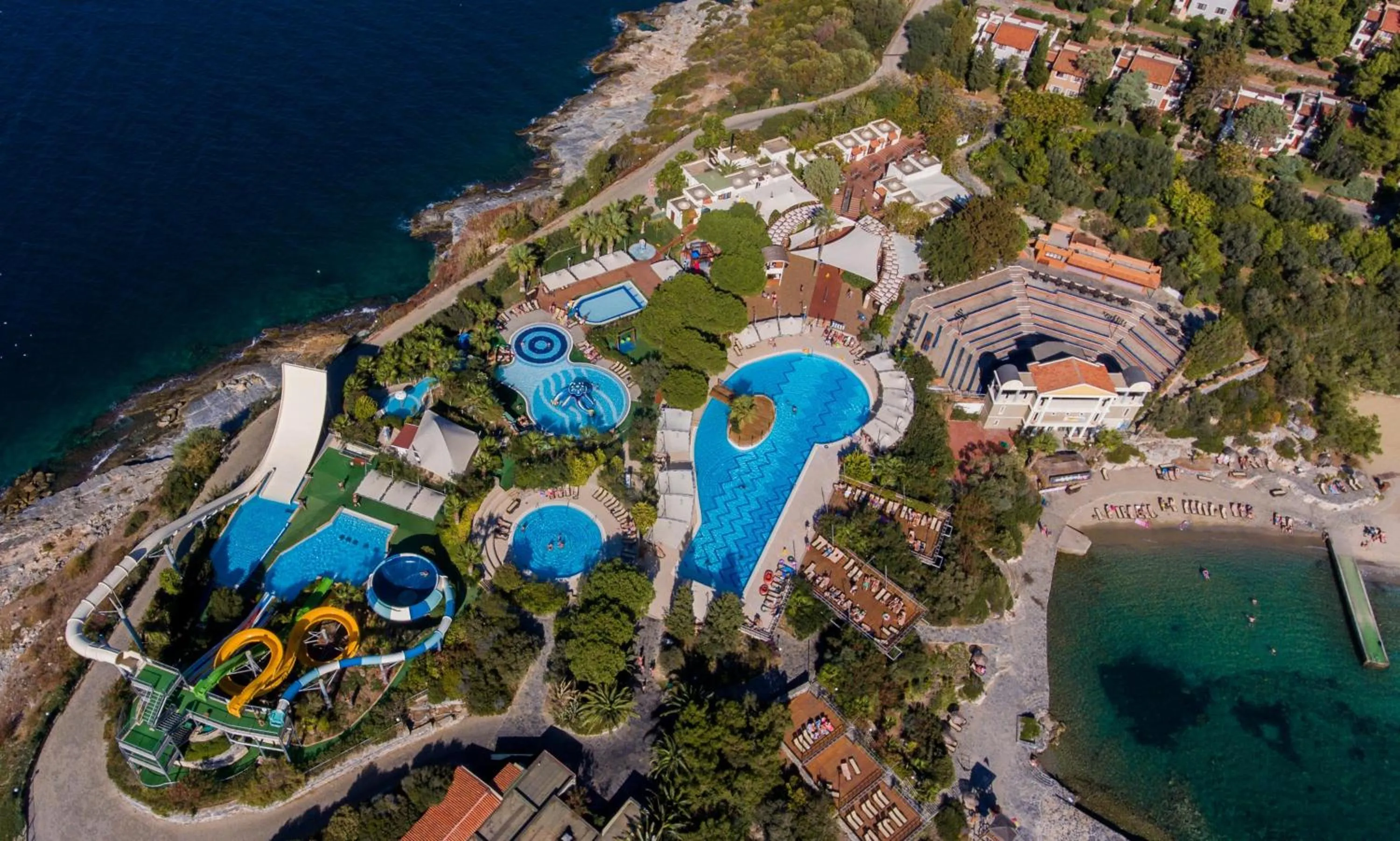 Property building in Pine Bay Holiday Resort