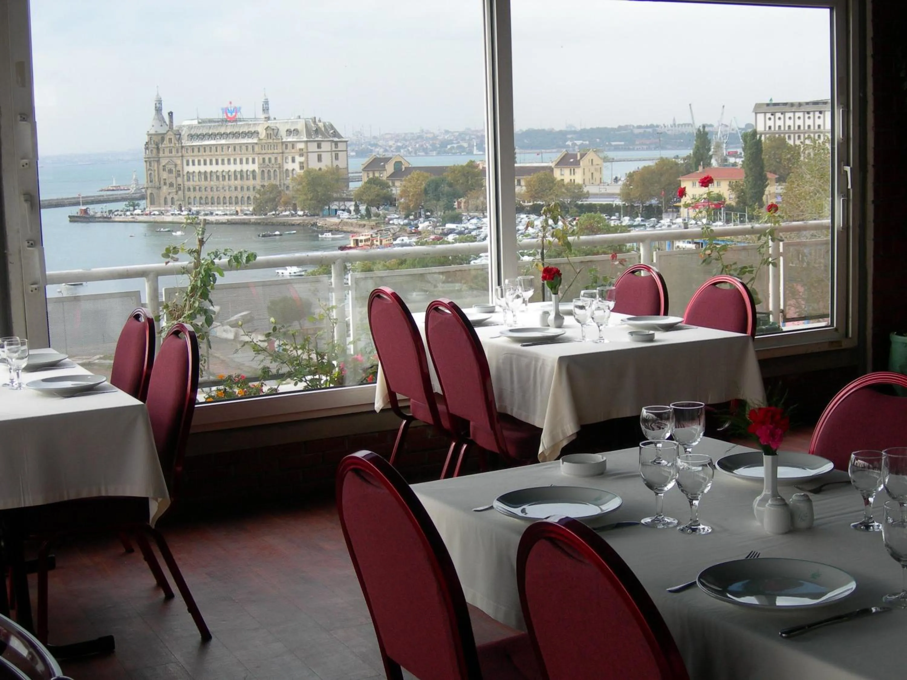 Restaurant/places to eat in Kadıköy Rıhtım Hotel