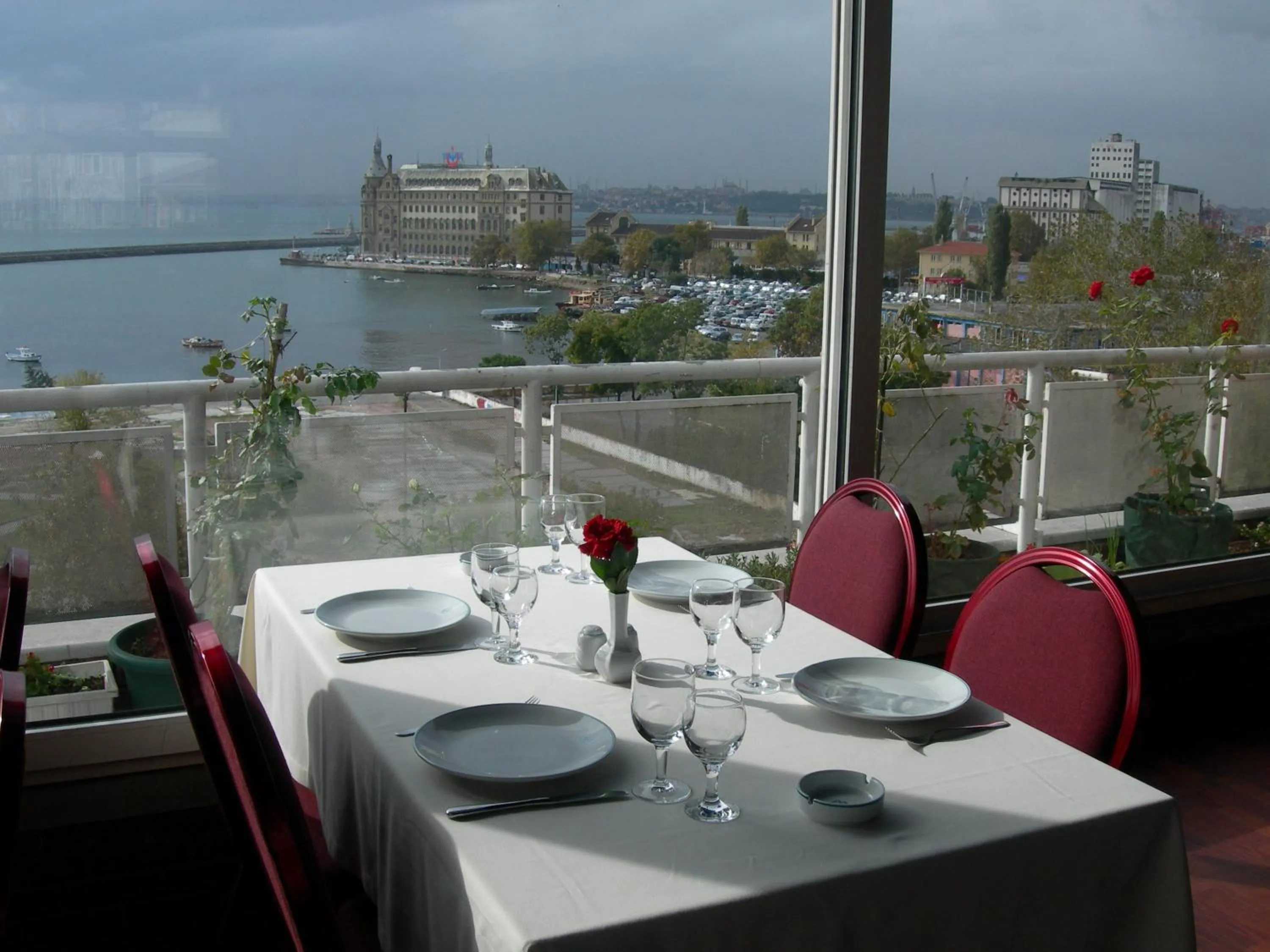 Restaurant/places to eat in Kadıköy Rıhtım Hotel