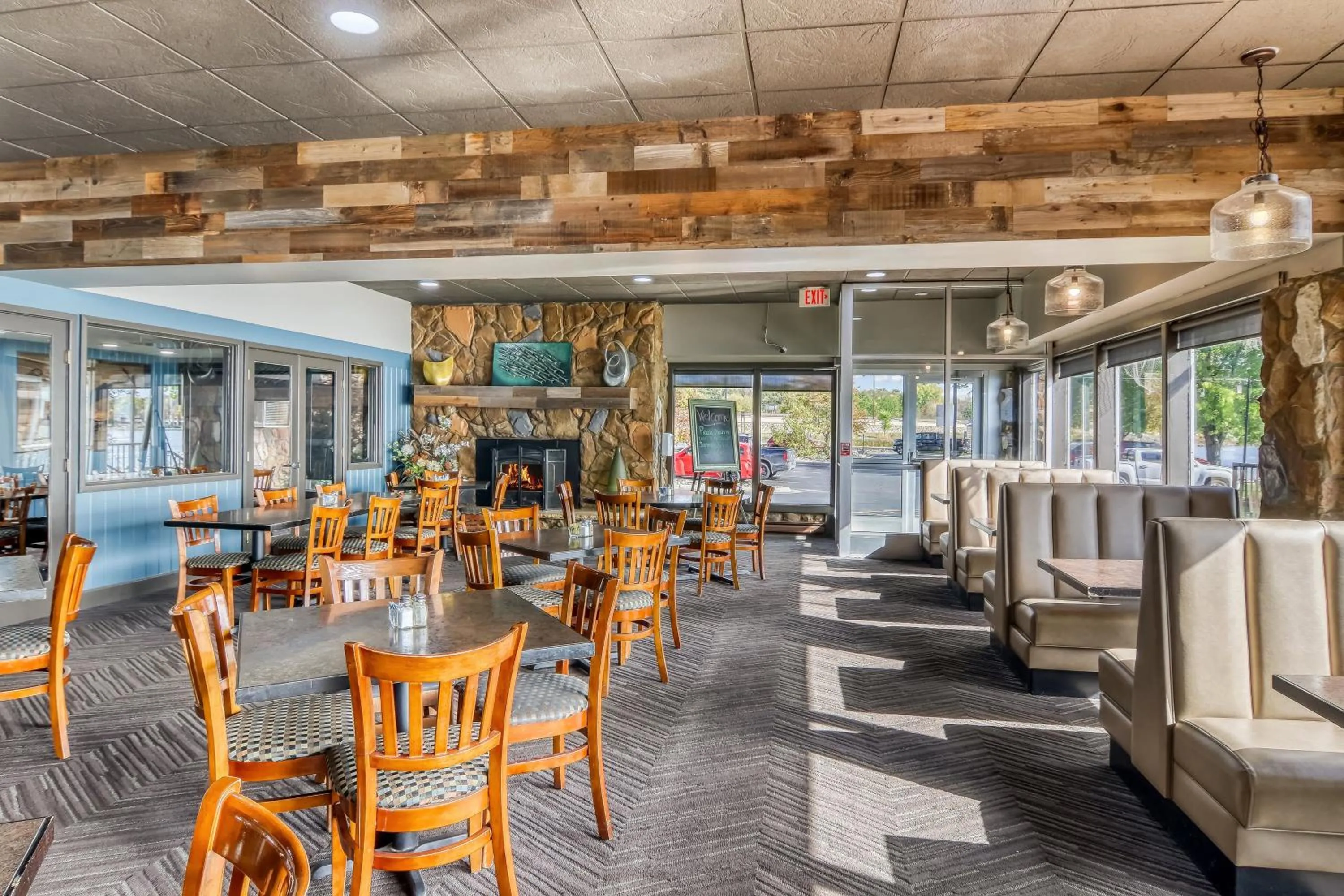 Restaurant/places to eat in Holiday Inn Detroit Lakes by IHG