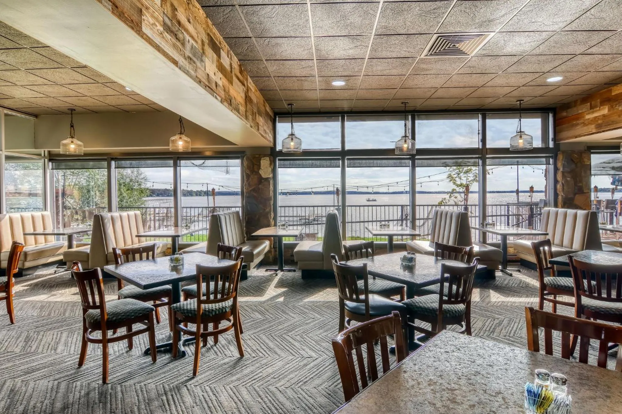 Restaurant/places to eat in Holiday Inn Detroit Lakes by IHG