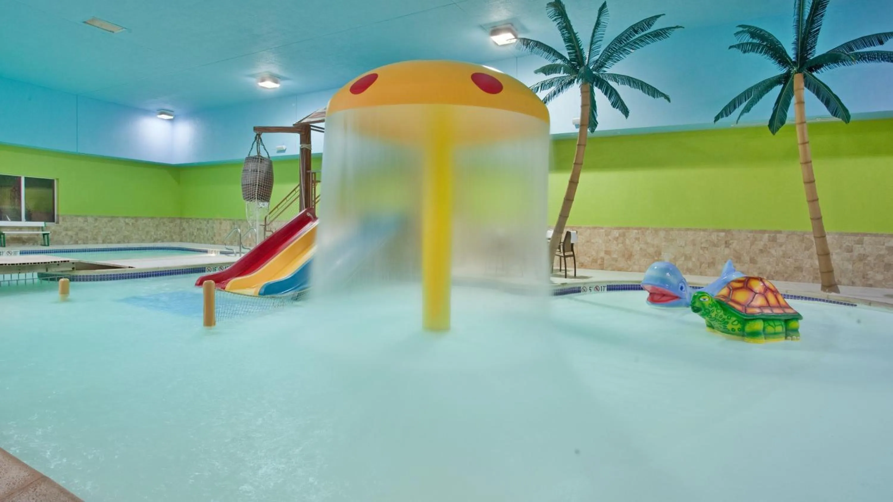 Swimming pool in Holiday Inn Express Fremont by IHG