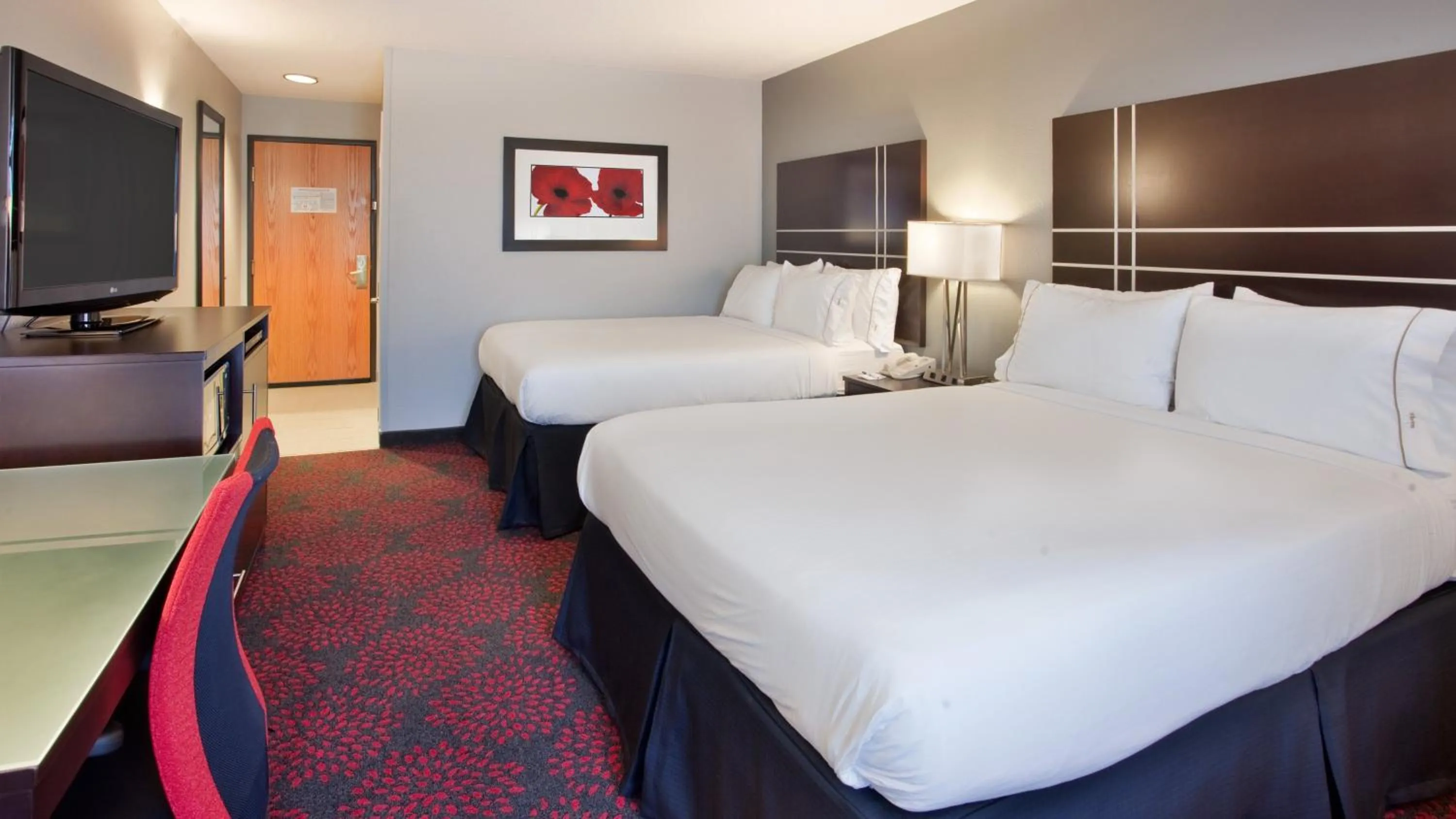 Photo of the whole room, Bed in Holiday Inn Express Fremont by IHG