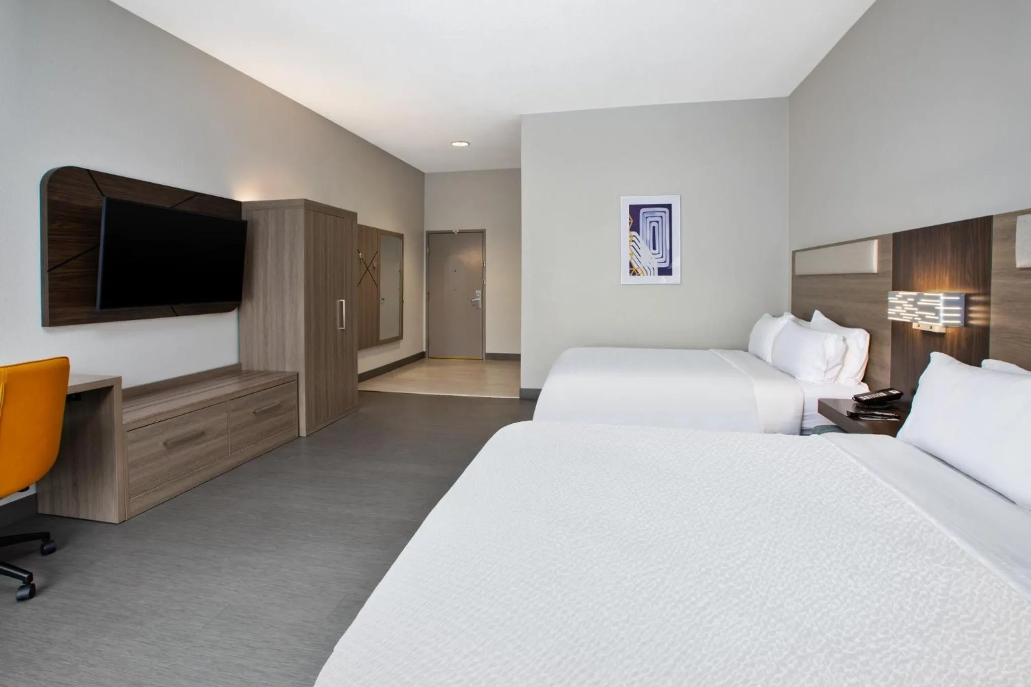 Photo of the whole room, Bed in Holiday Inn Express Fremont by IHG