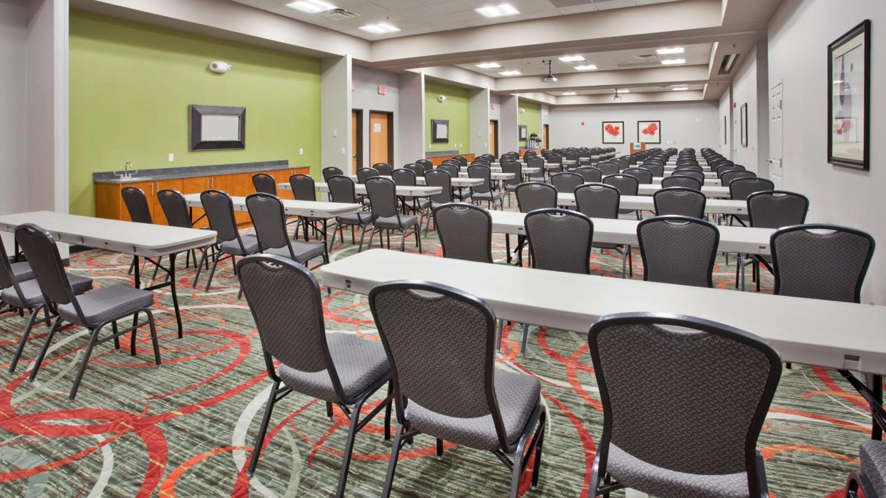 Meeting/conference room in Holiday Inn Express Fremont by IHG