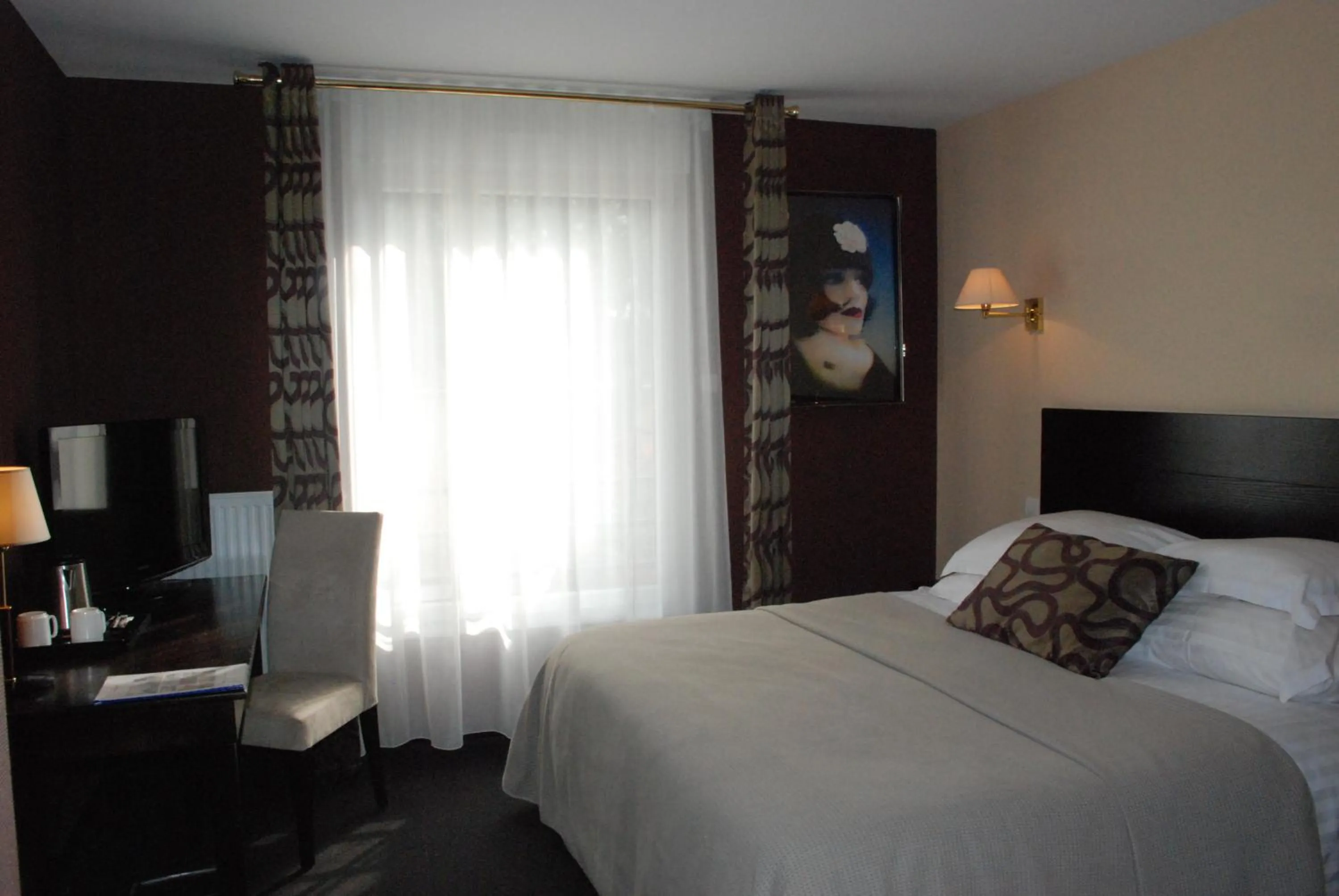 Photo of the whole room, Bed in Hôtel Ariane & SPA