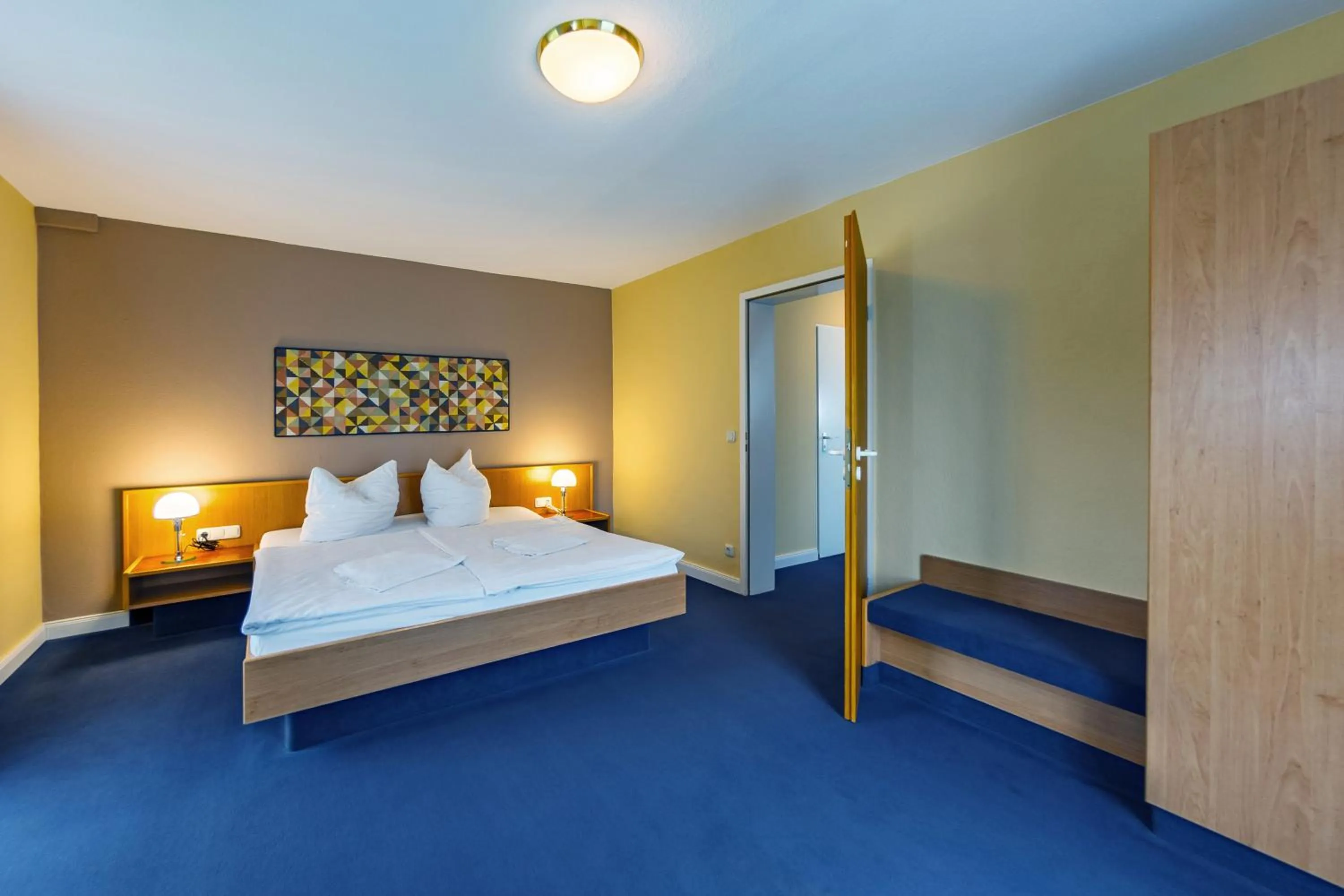 Photo of the whole room, Bed in City-Pension Dessau-Roßlau