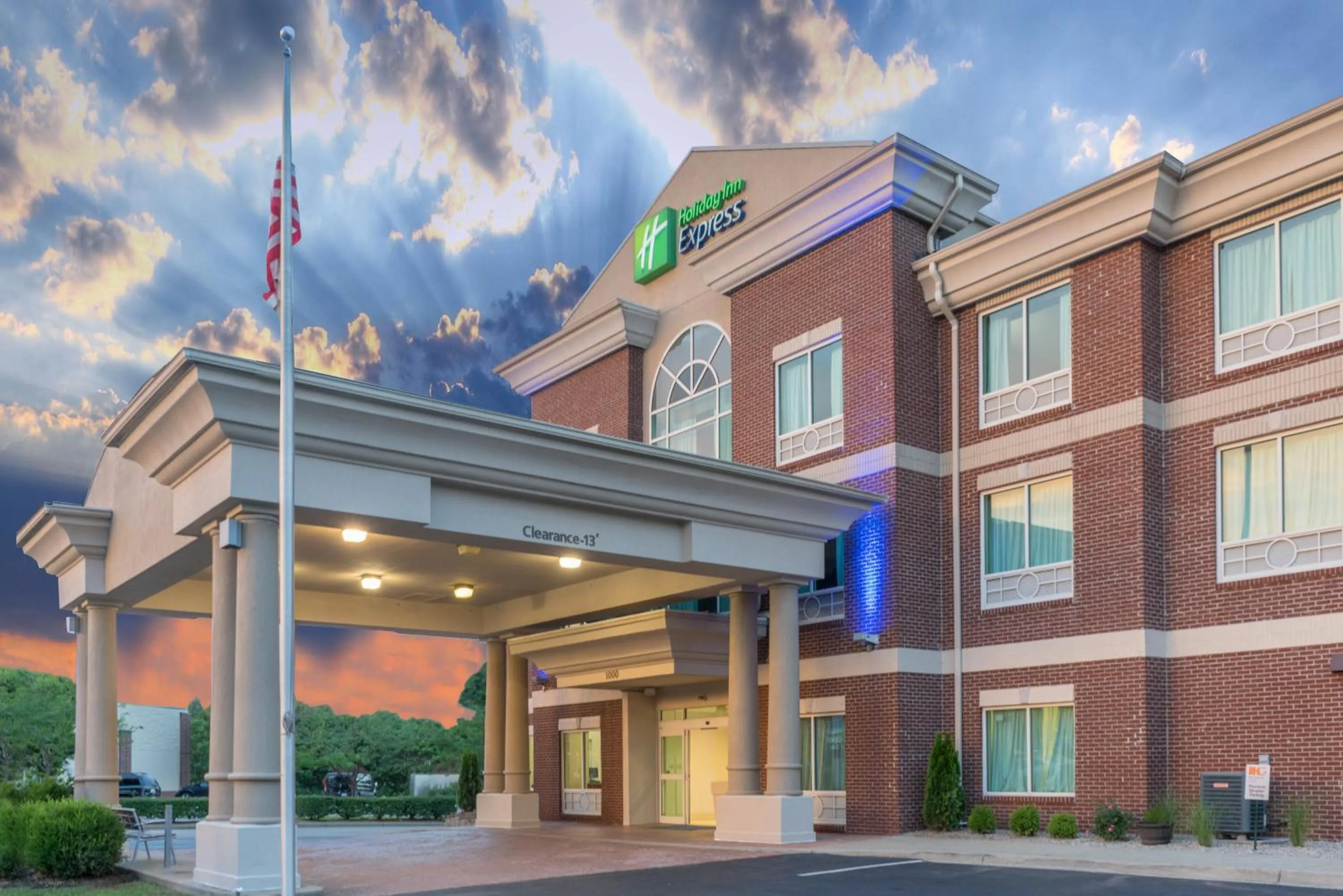 Property building in Holiday Inn Express Hotel & Suites Frankfort by IHG