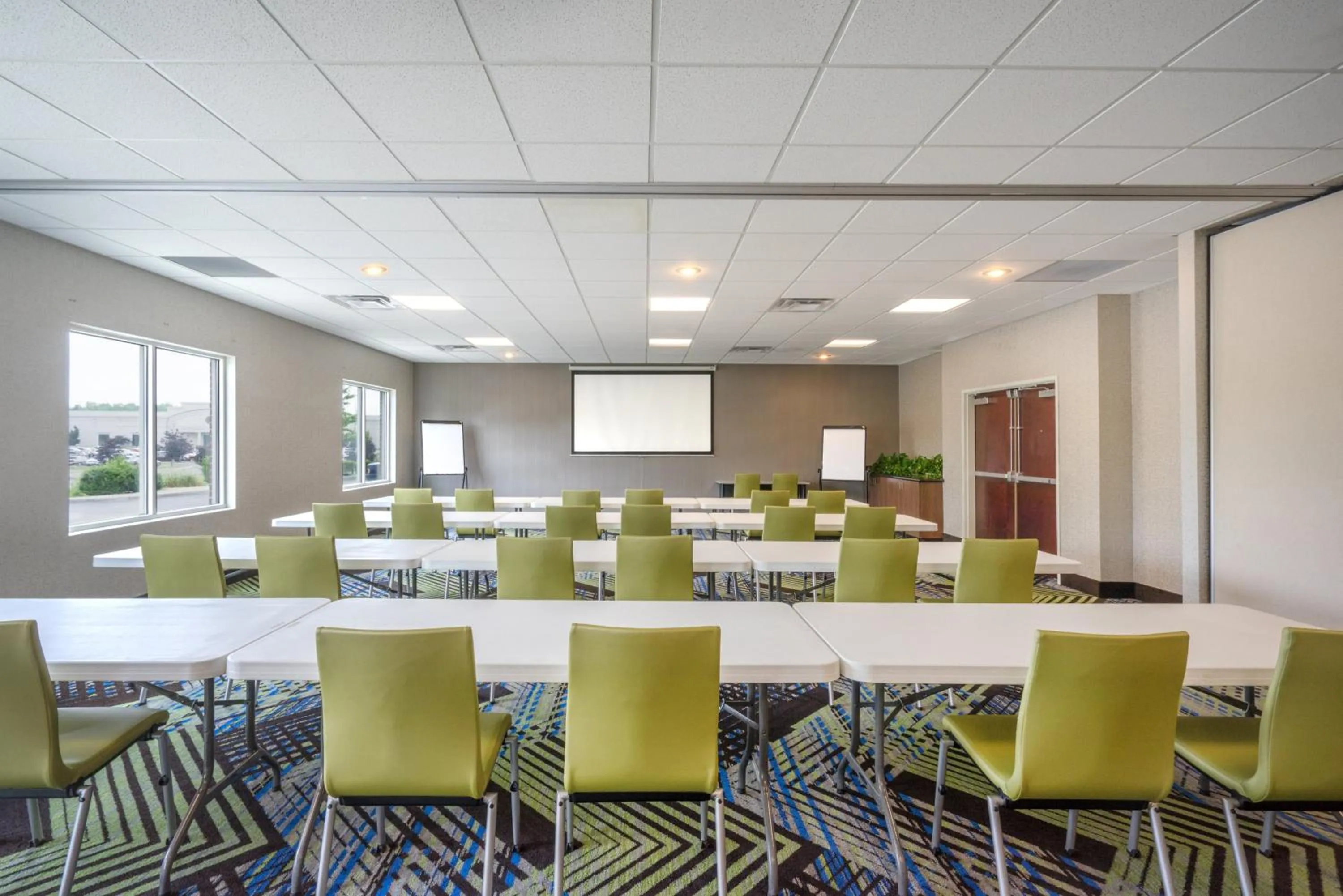 Meeting/conference room in Holiday Inn Express Hotel & Suites Frankfort by IHG
