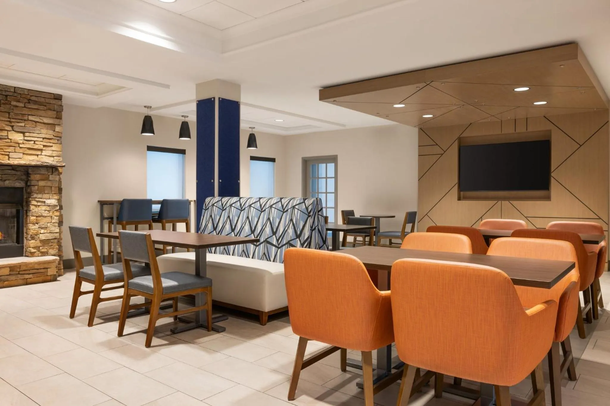 Breakfast in Holiday Inn Express Hotel & Suites Hagerstown by IHG