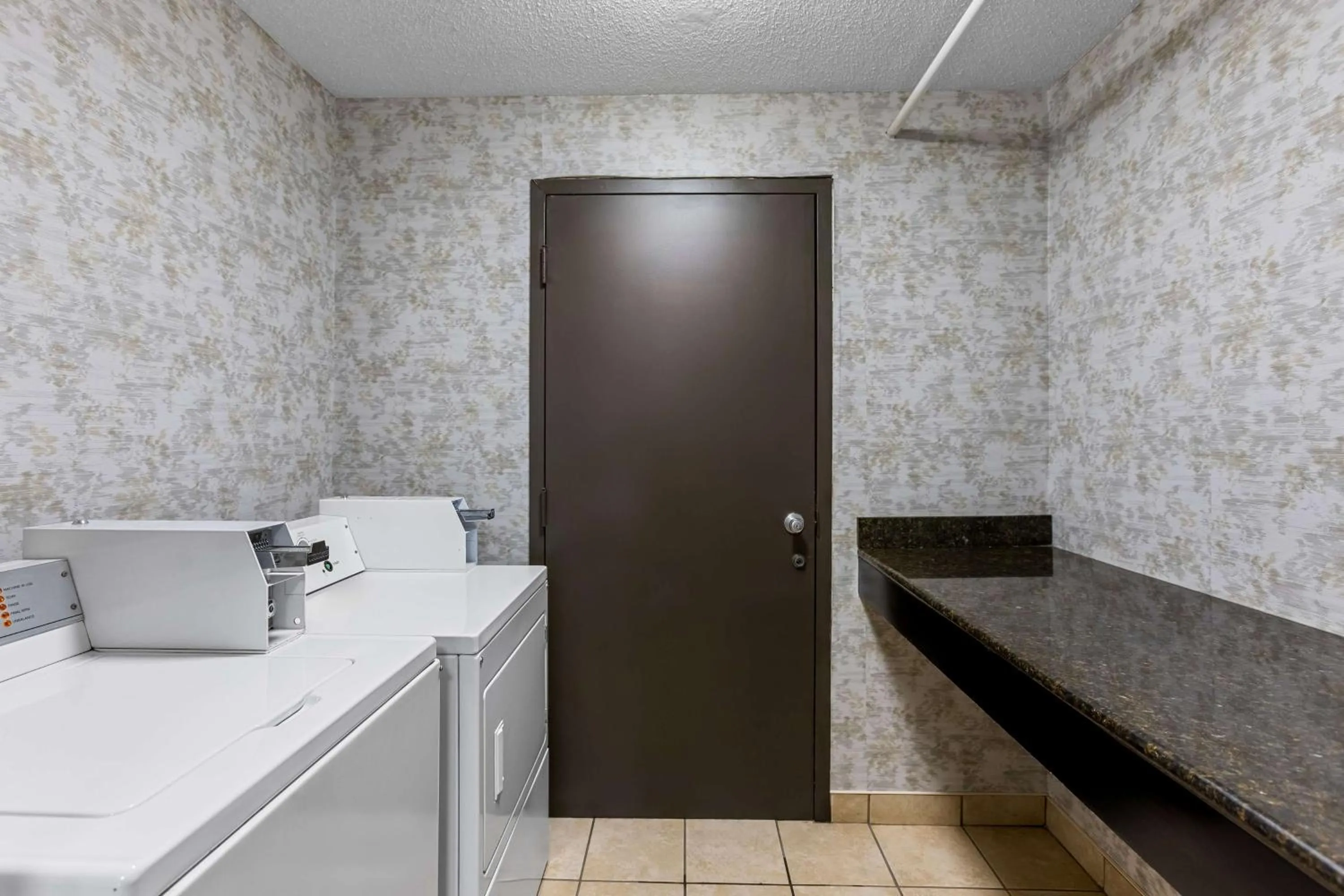 Property building in Best Western Gaylord