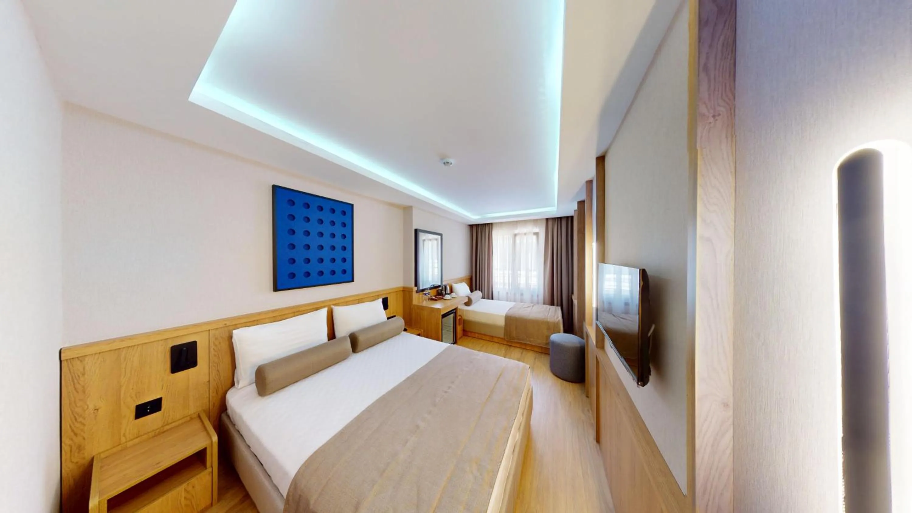 Photo of the whole room, Bed in Istanbul River Hotel