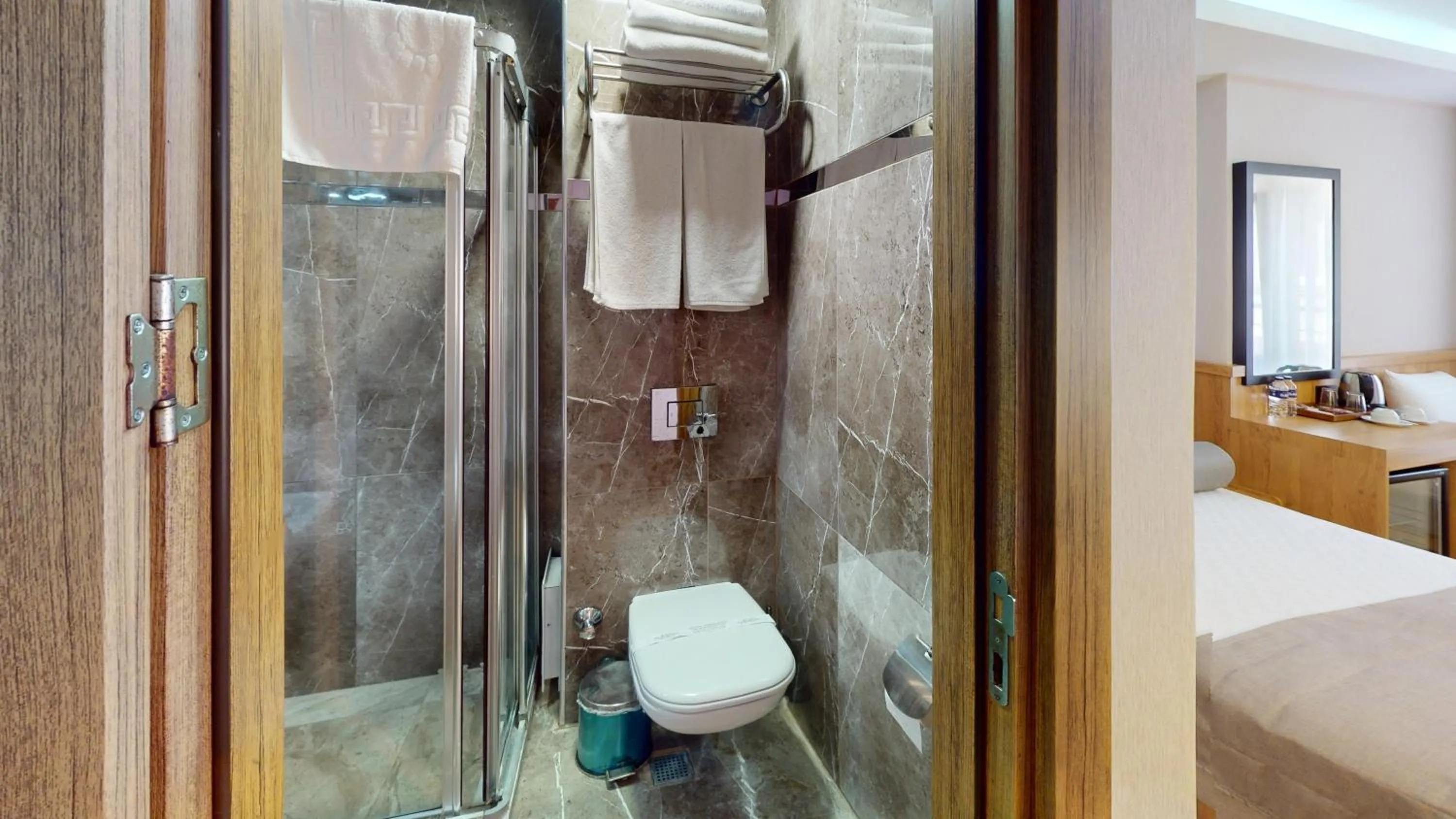 Photo of the whole room in Istanbul River Hotel